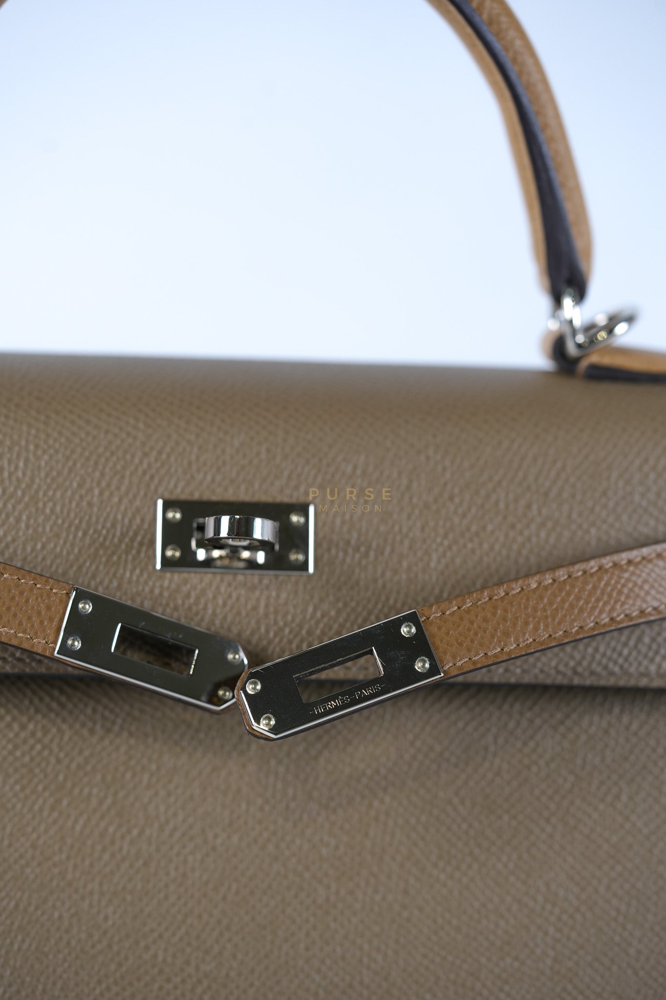 Kelly 25 Sellier Tri-Color Etoupe/ Alezan/ Biscuit in Etoupe Leather and Palladium Hardware Stamp U (2022) | Purse Maison Luxury Bags Shop