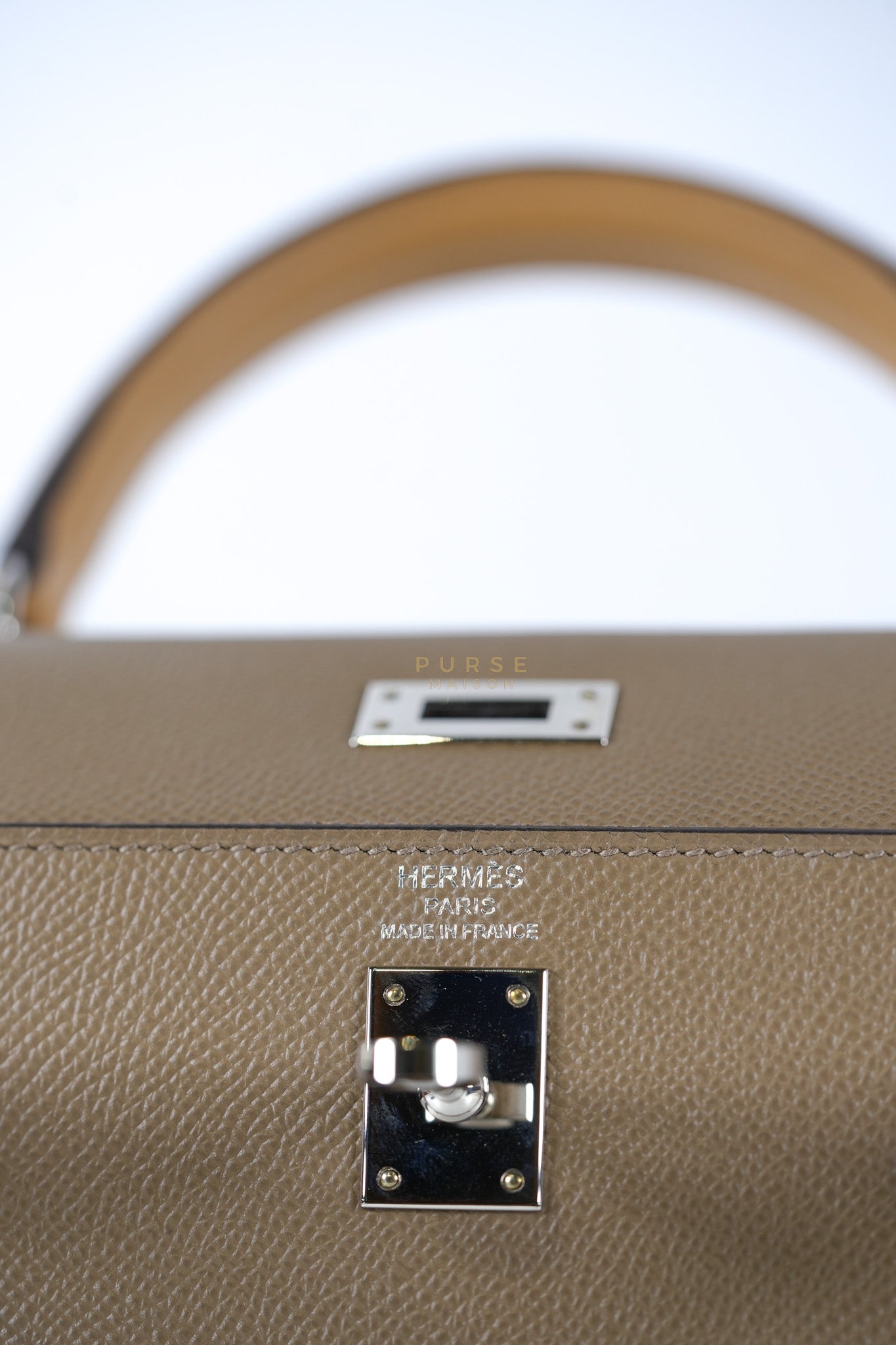 Kelly 25 Sellier Tri-Color Etoupe/ Alezan/ Biscuit in Etoupe Leather and Palladium Hardware Stamp U (2022) | Purse Maison Luxury Bags Shop