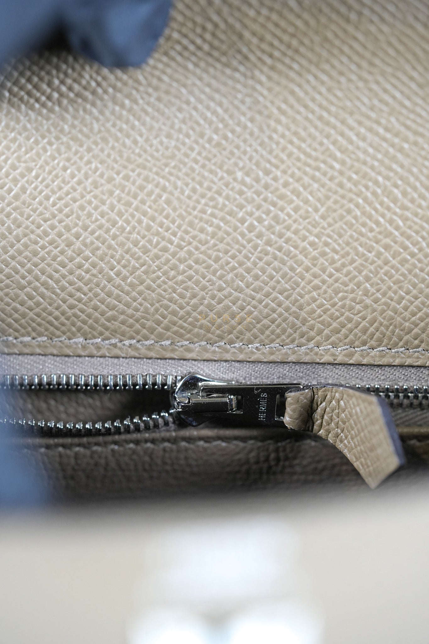 Kelly 25 Sellier Tri-Color Etoupe/ Alezan/ Biscuit in Etoupe Leather and Palladium Hardware Stamp U (2022) | Purse Maison Luxury Bags Shop