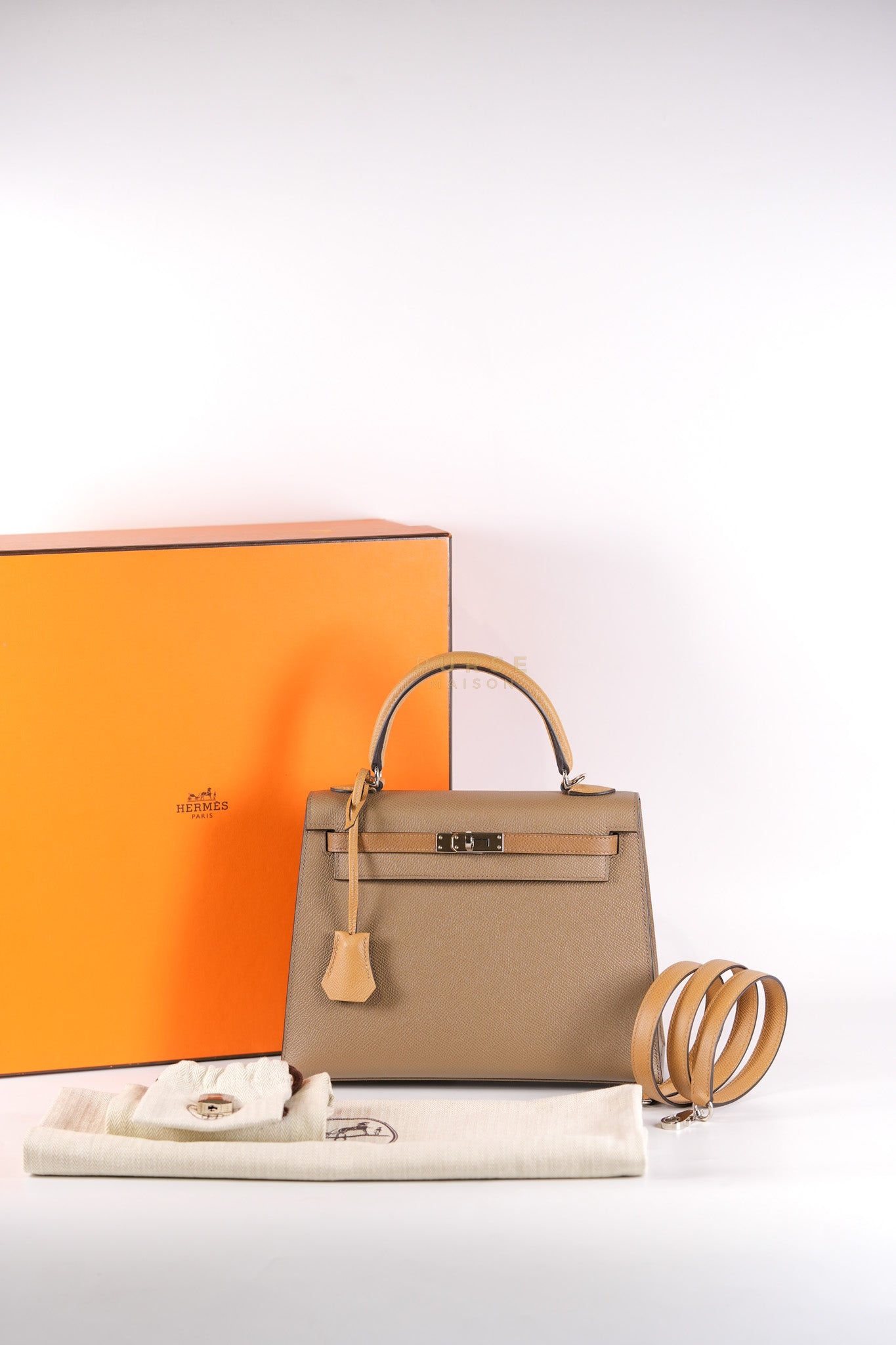 Kelly 25 Sellier Tri-Color Etoupe/ Alezan/ Biscuit in Etoupe Leather and Palladium Hardware Stamp U (2022) | Purse Maison Luxury Bags Shop