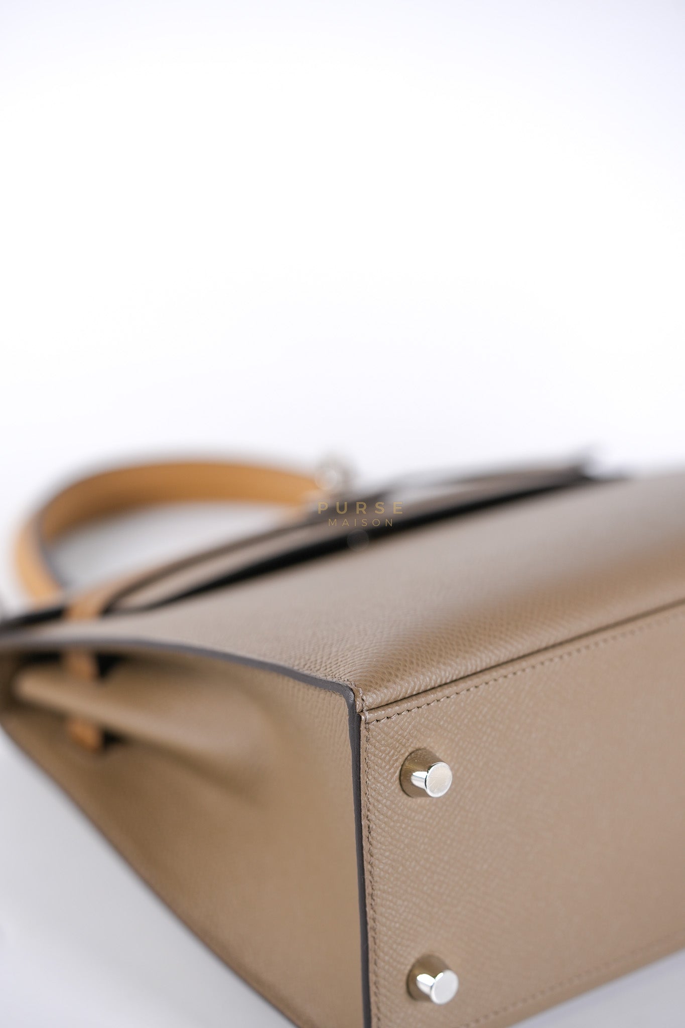 Kelly 25 Sellier Tri-Color Etoupe/ Alezan/ Biscuit in Etoupe Leather and Palladium Hardware Stamp U (2022) | Purse Maison Luxury Bags Shop