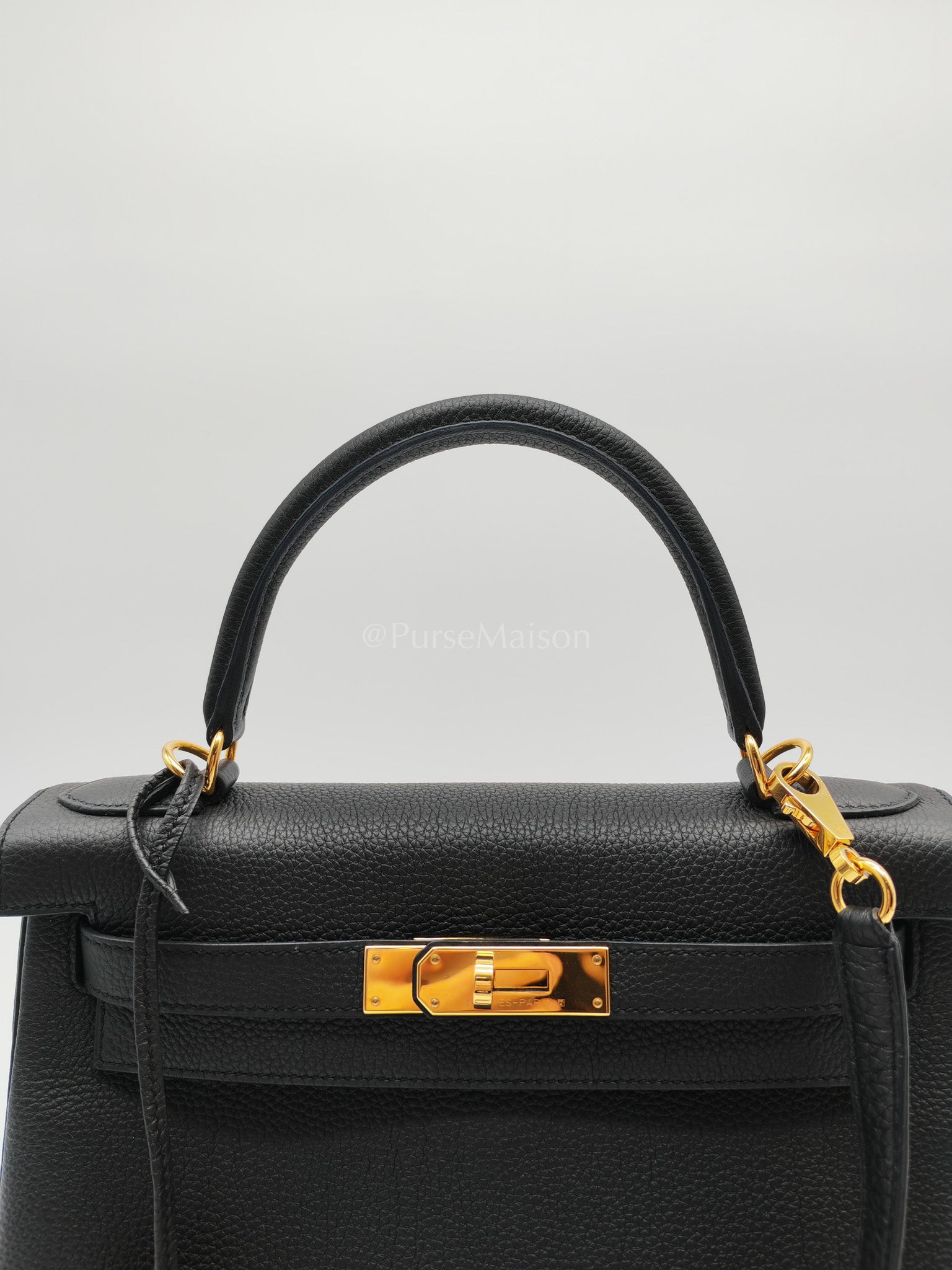 Kelly 28 Black/Noir Togo Leather in Gold Hardware Stamp C(2018) | Purse Maison Luxury Bags Shop