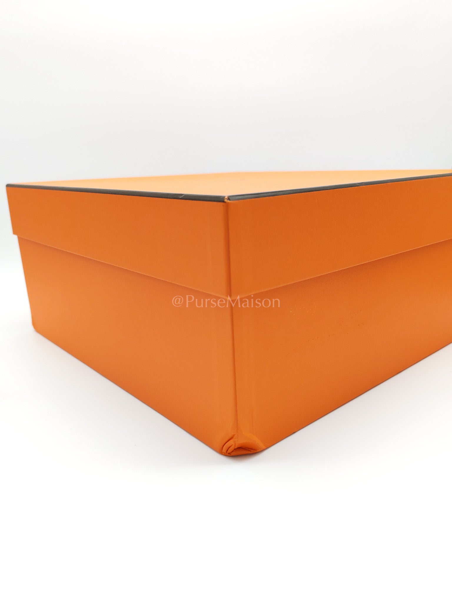 Kelly 28 Black/Noir Togo Leather in Gold Hardware Stamp C(2018) | Purse Maison Luxury Bags Shop