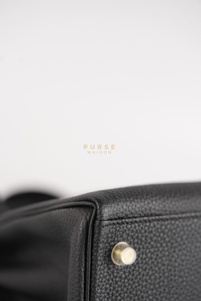 Kelly 28 in Noir Togo Leather & Gold Hardware Stamp W(2024) | Purse Maison Luxury Bags Shop