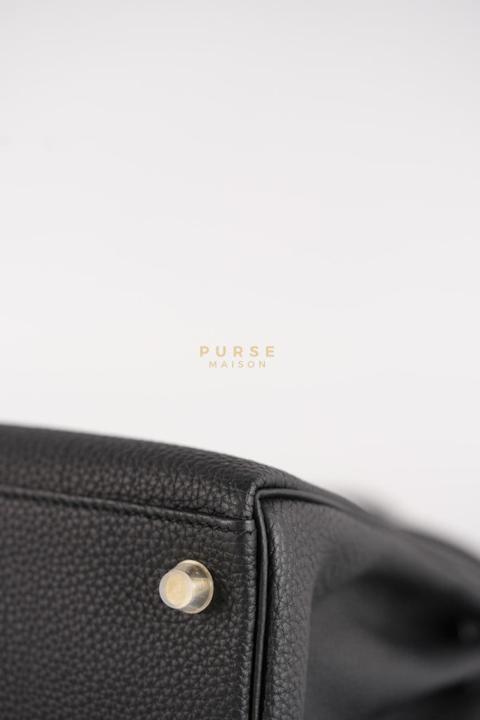 Kelly 28 in Noir Togo Leather & Gold Hardware Stamp W(2024) | Purse Maison Luxury Bags Shop