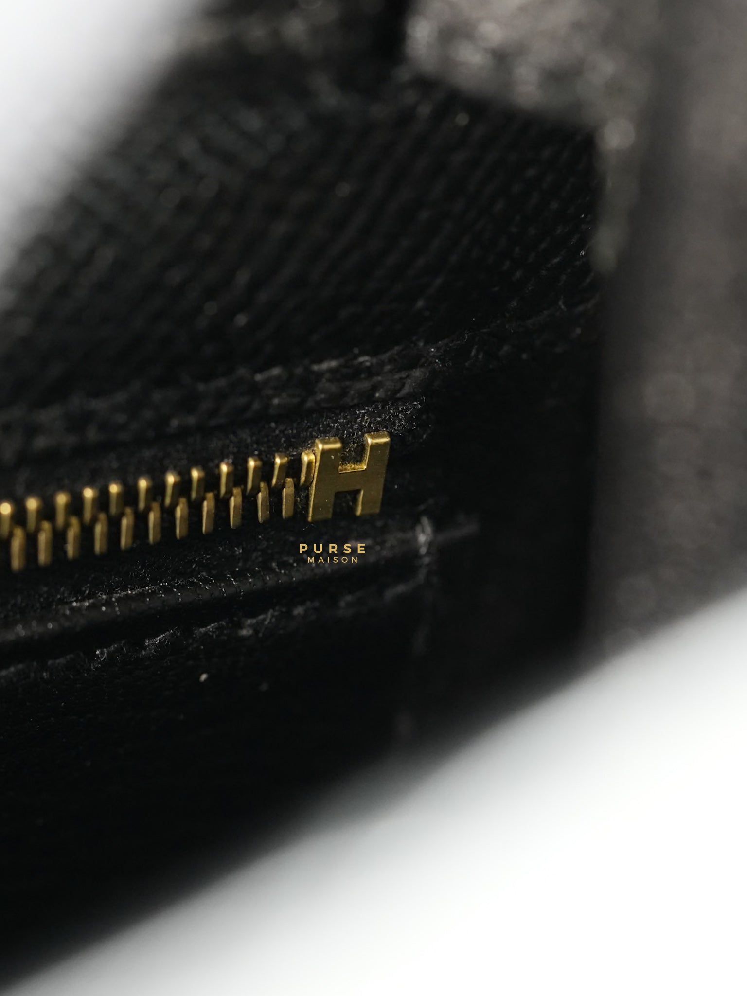 Kelly 28 Sellier Black in Epsom Leather and Gold Hardware Stamp X (2016) | Purse Maison Luxury Bags Shop
