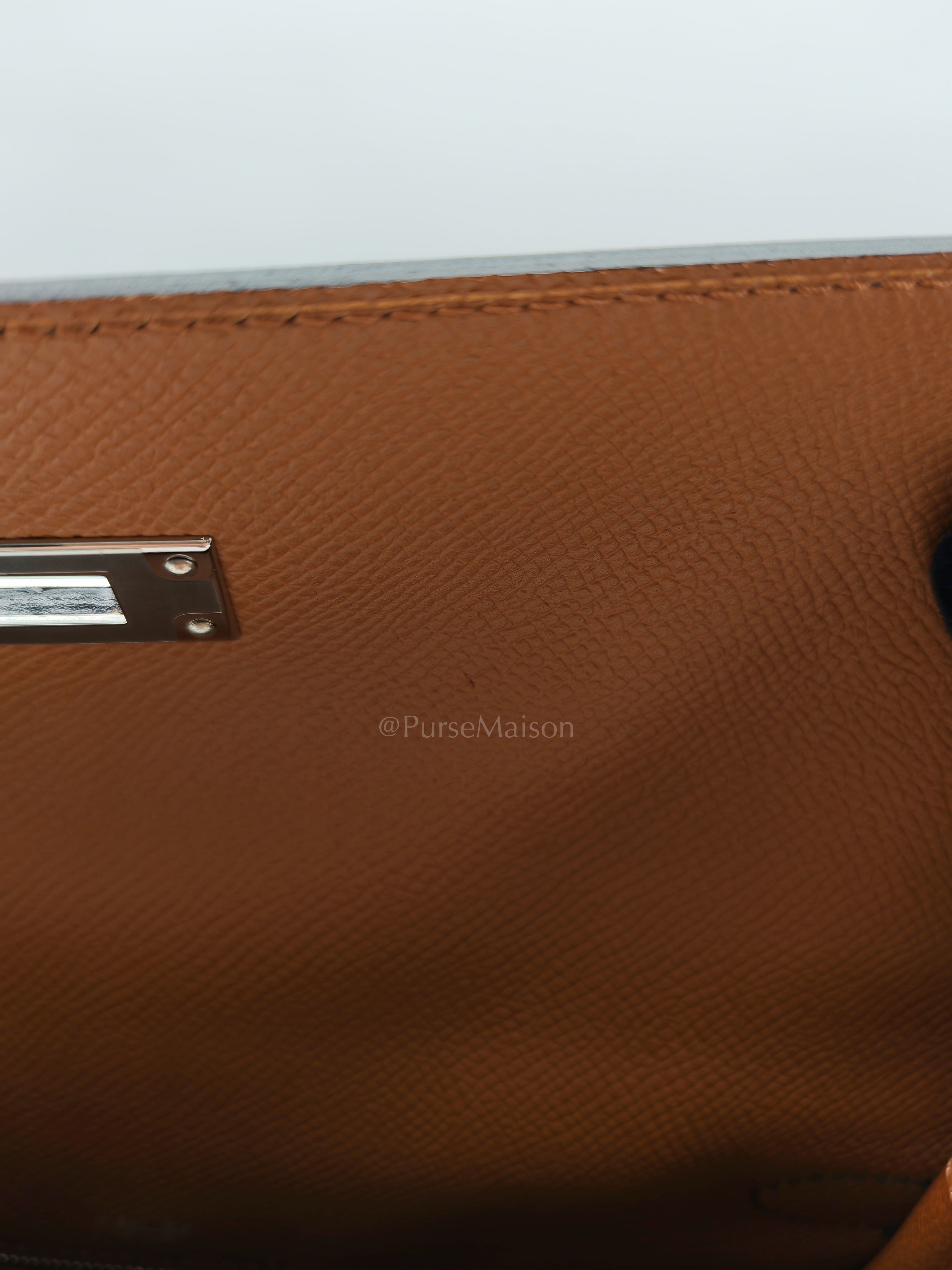 Kelly 28 Sellier Casaque Tri-color Vert Cypress/ Vert Bosphore/Gold Epsom Leather and Palladium Hardware Stamp B (2023) | Purse Maison Luxury Bags Shop