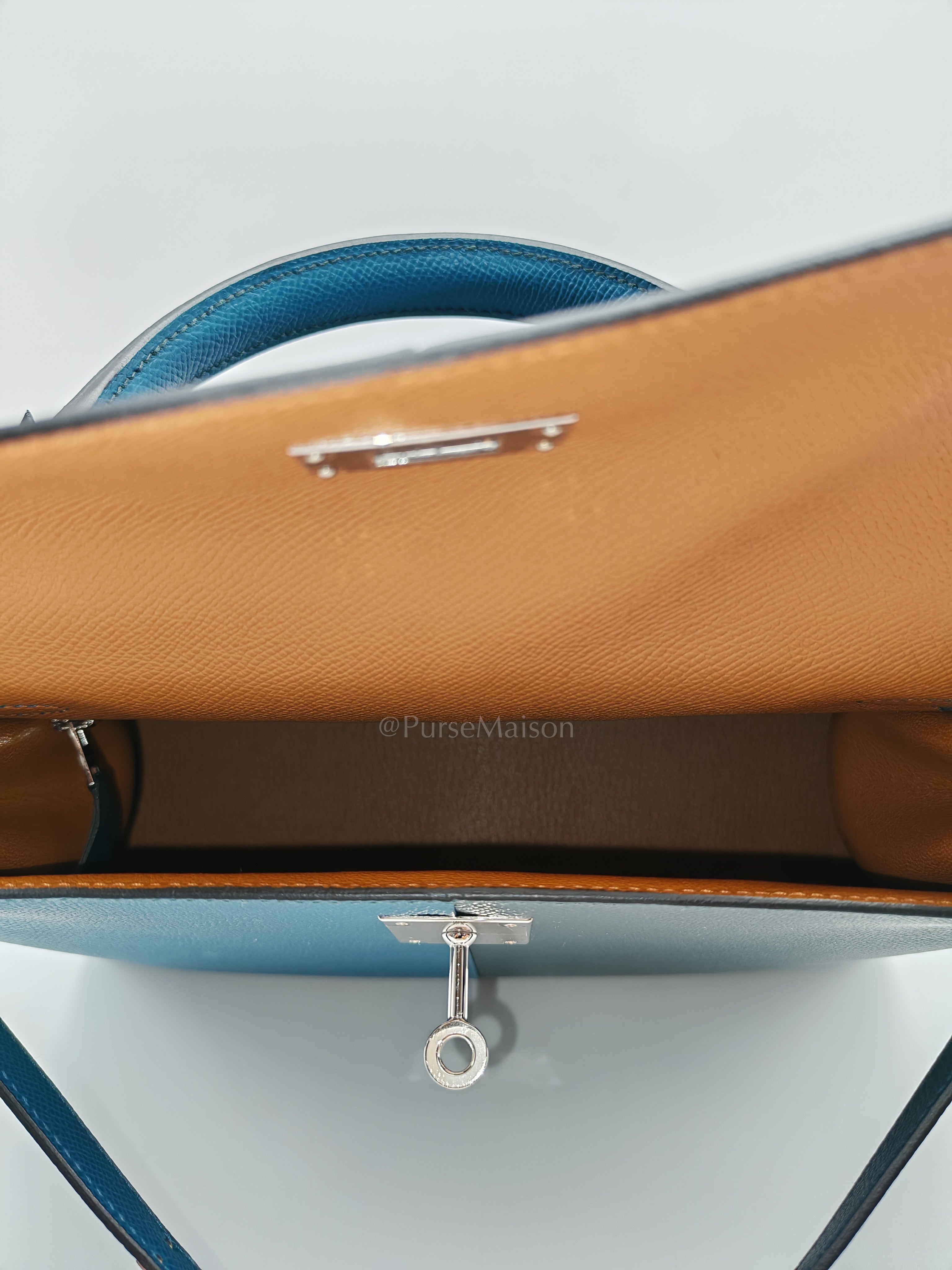 Kelly 28 Sellier Casaque Tri-color Vert Cypress/ Vert Bosphore/Gold Epsom Leather and Palladium Hardware Stamp B (2023) | Purse Maison Luxury Bags Shop