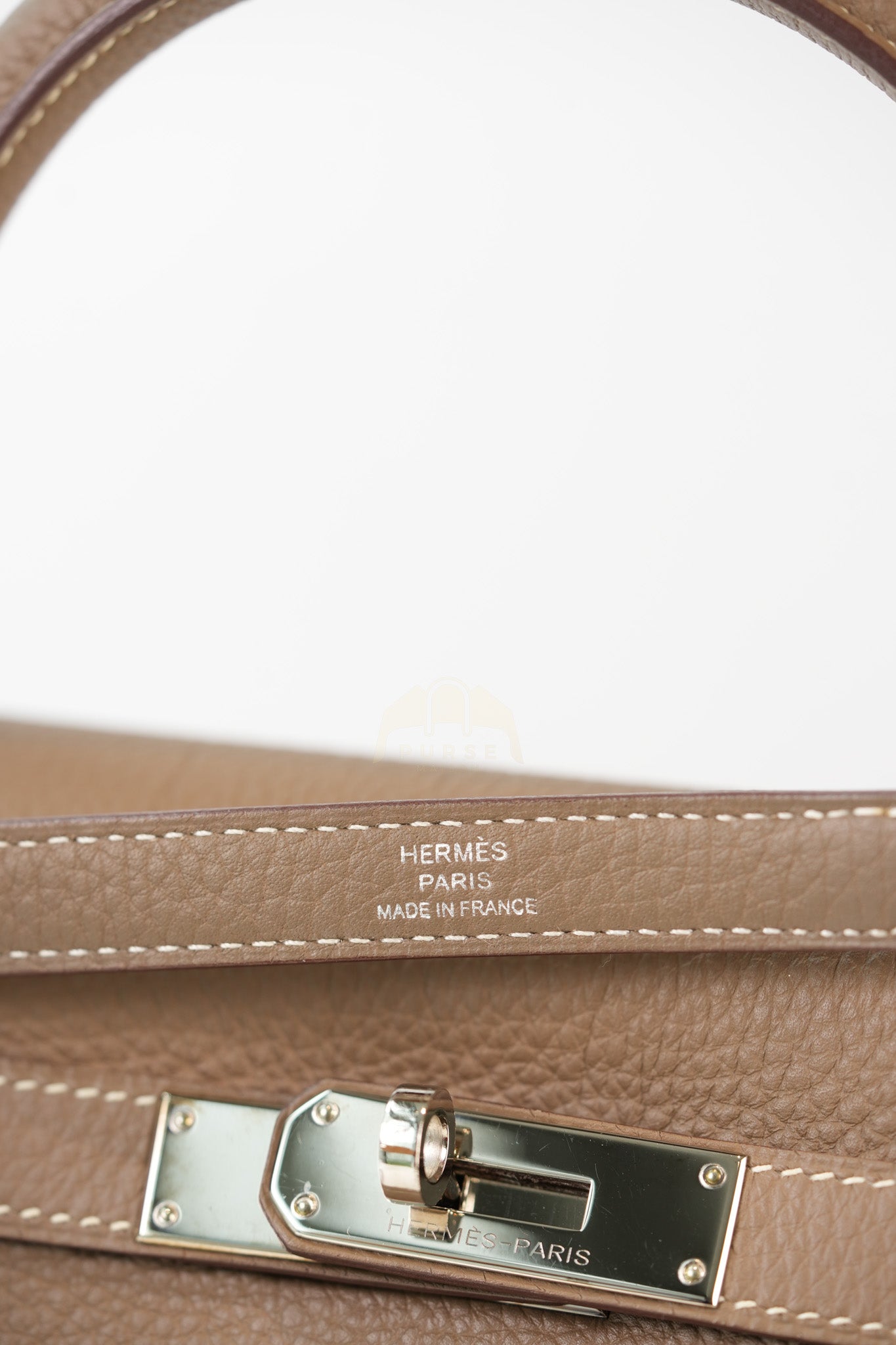 Kelly 32 Etoupe in Togo Leather and Palladium Hardware Stamp Square Q (2013) | Purse Maison Luxury Bags Shop