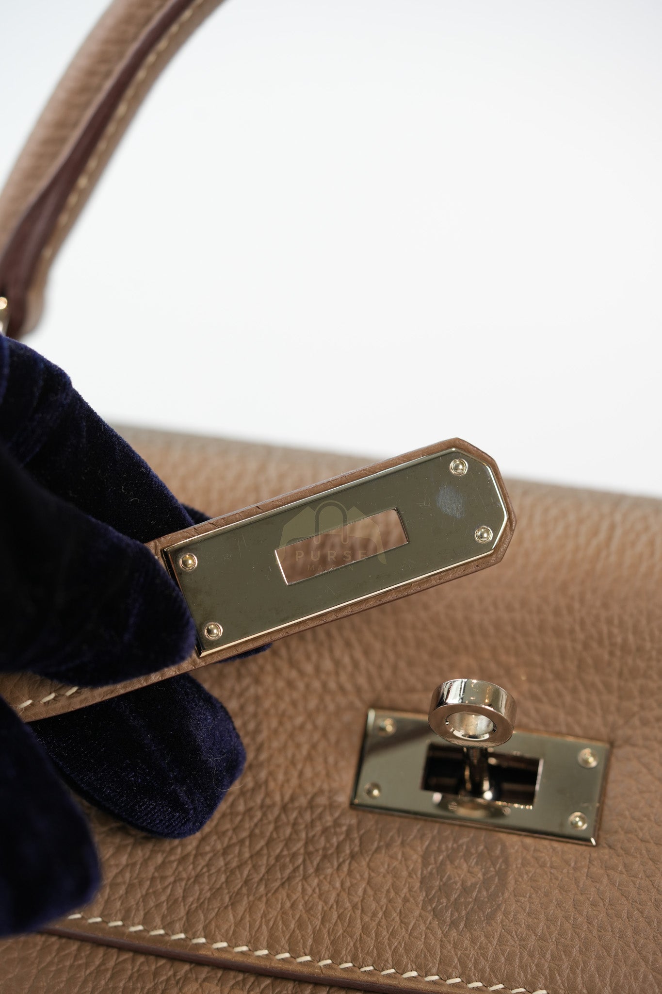 Kelly 32 Etoupe in Togo Leather and Palladium Hardware Stamp Square Q (2013) | Purse Maison Luxury Bags Shop