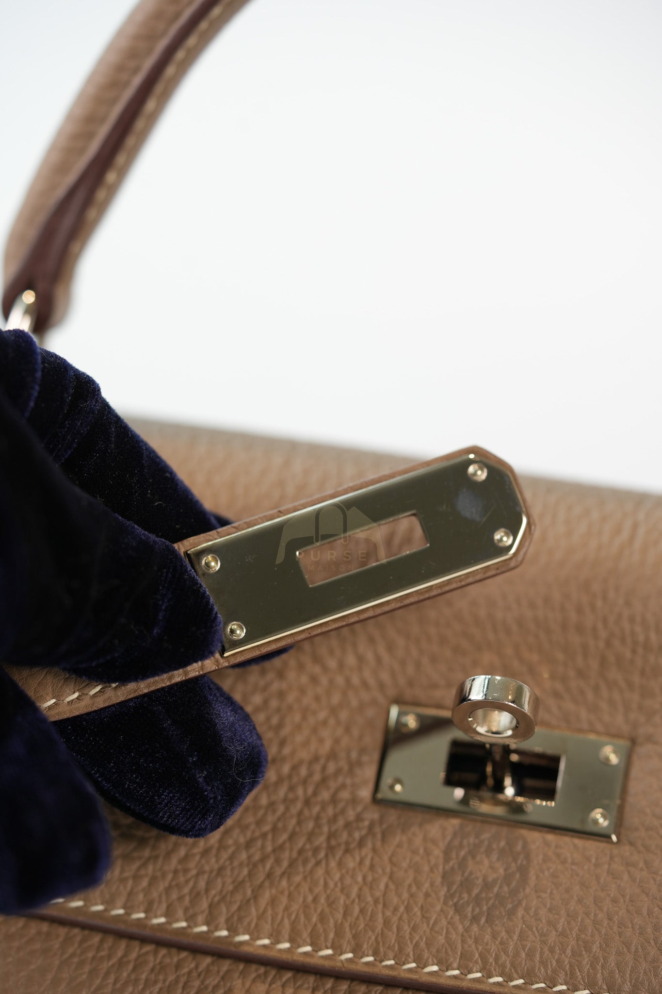 Kelly 32 Etoupe in Togo Leather and Palladium Hardware Stamp Square Q (2013) | Purse Maison Luxury Bags Shop