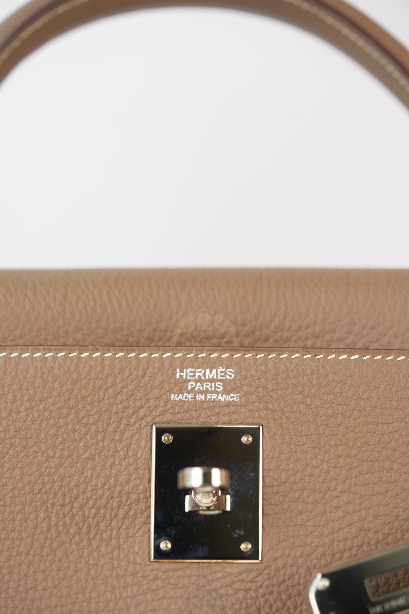 Kelly 32 Etoupe in Togo Leather and Palladium Hardware Stamp Square Q (2013) | Purse Maison Luxury Bags Shop