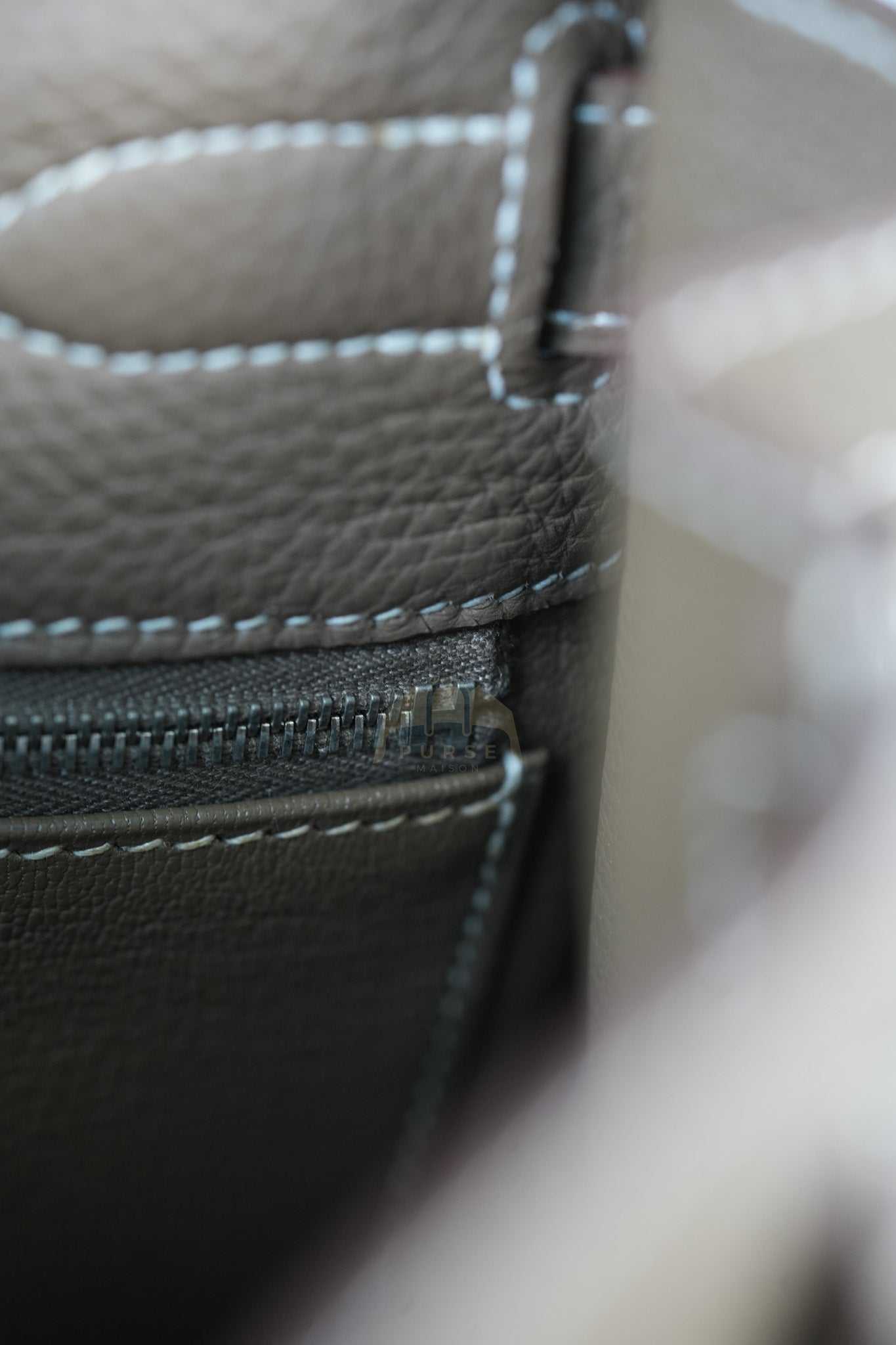 Kelly 32 Etoupe in Togo Leather and Palladium Hardware Stamp Square Q (2013) | Purse Maison Luxury Bags Shop