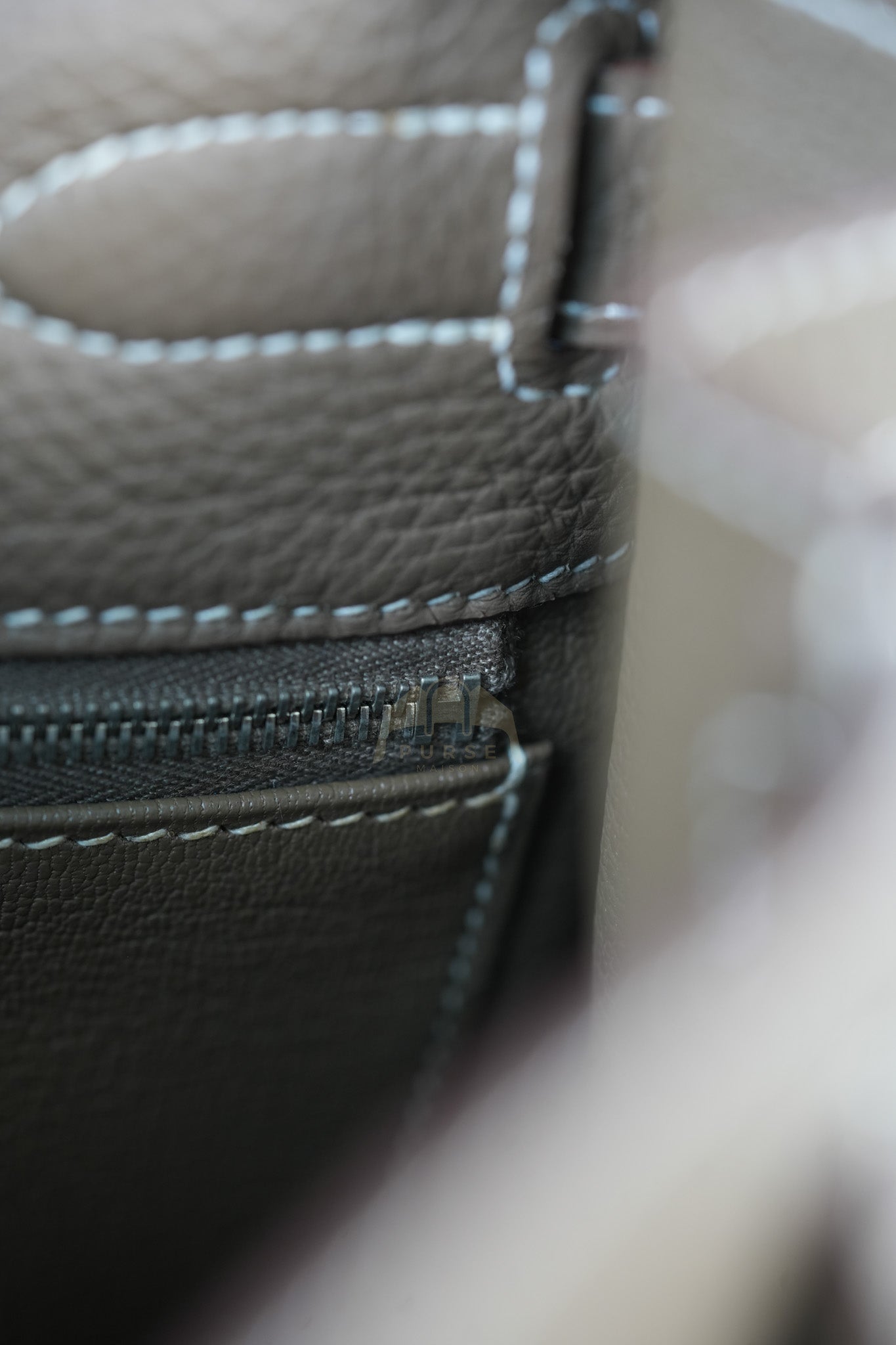 Kelly 32 Etoupe in Togo Leather and Palladium Hardware Stamp Square Q (2013) | Purse Maison Luxury Bags Shop