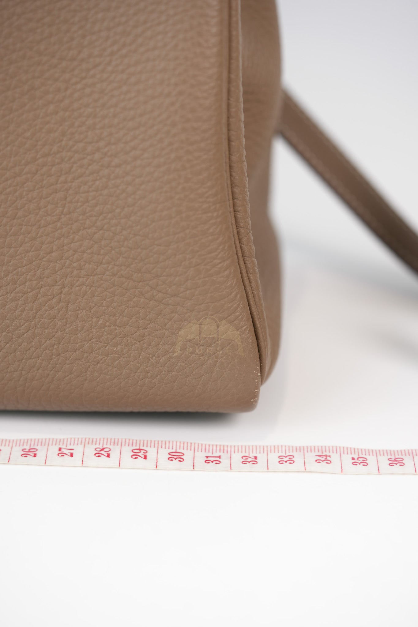 Kelly 32 Etoupe in Togo Leather and Palladium Hardware Stamp Square Q (2013) | Purse Maison Luxury Bags Shop