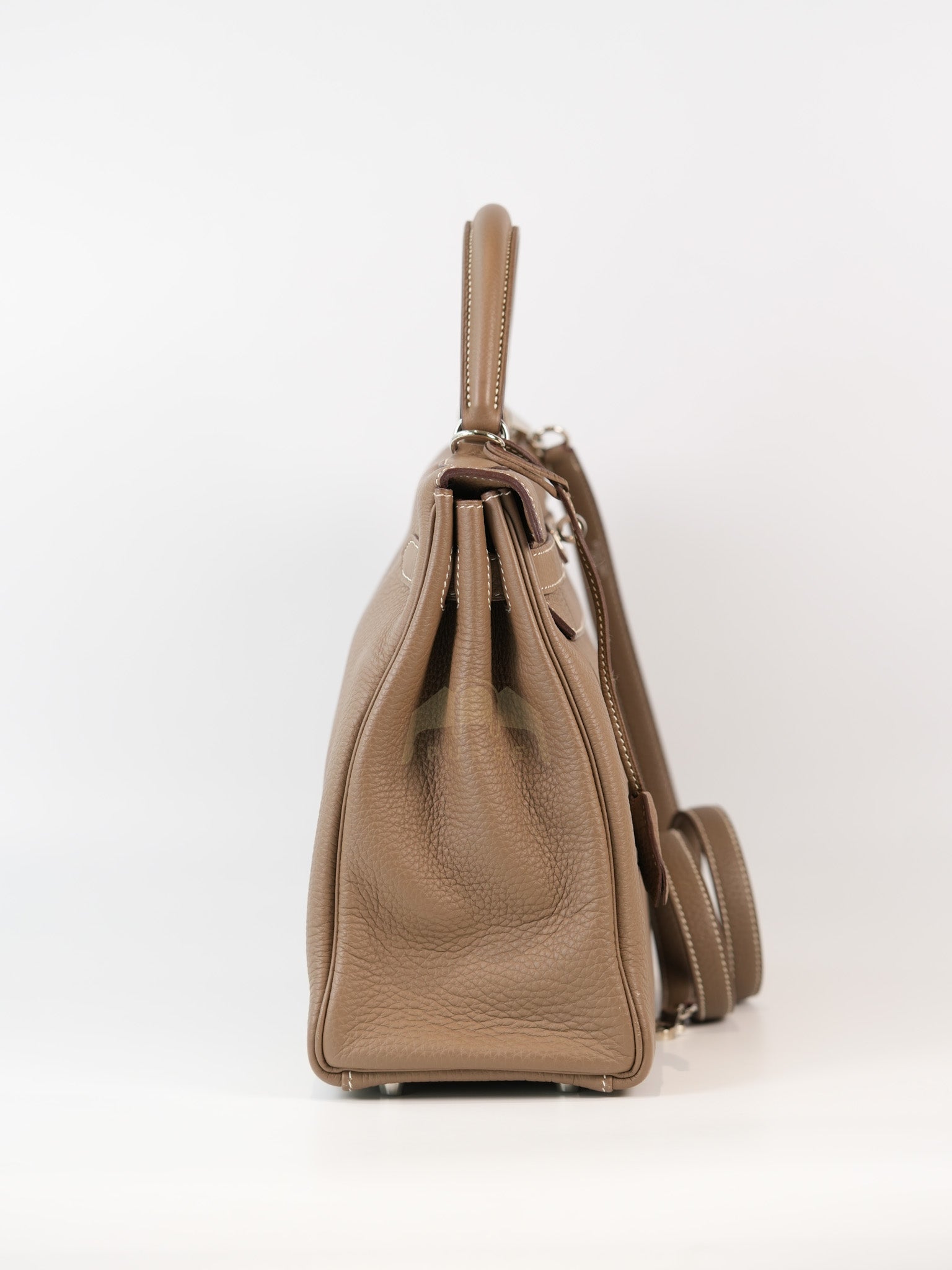 Kelly 32 Etoupe in Togo Leather and Palladium Hardware Stamp Square Q (2013) | Purse Maison Luxury Bags Shop