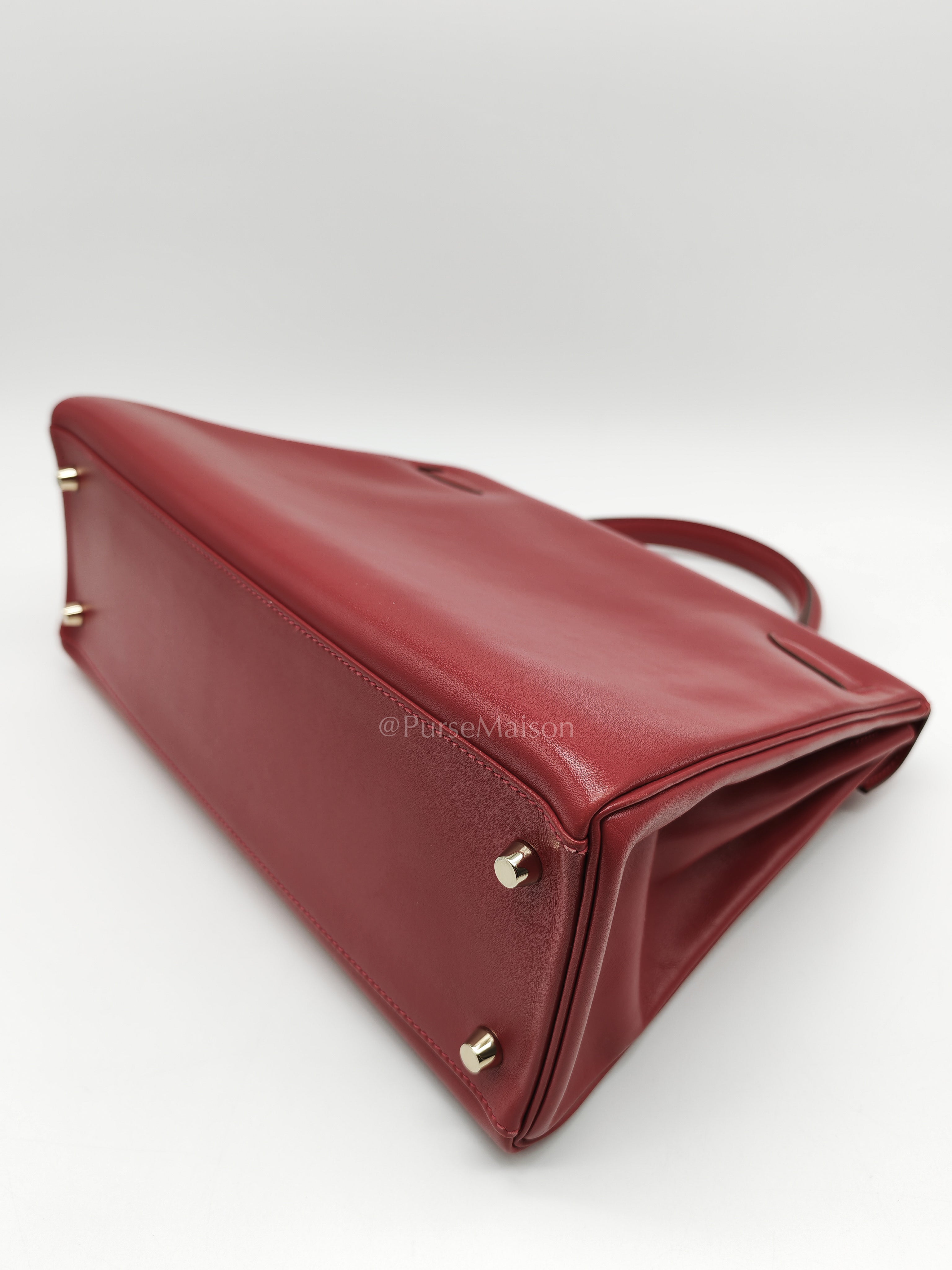 Kelly 32 Retourne in Rouge Vif Tadelakt Leather and Gold Hardware Stamp X (2016) | Purse Maison Luxury Bags Shop