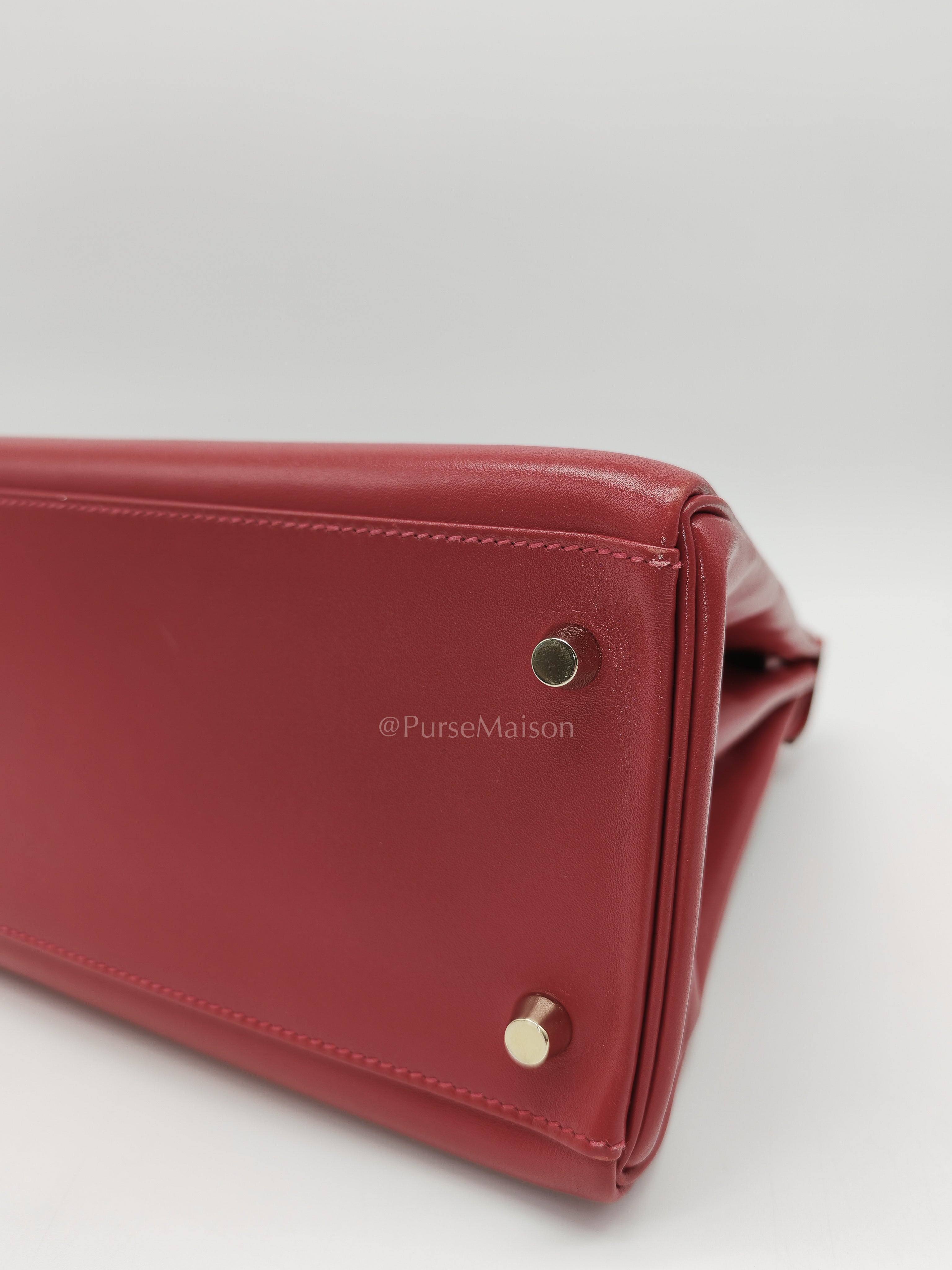 Kelly 32 Retourne in Rouge Vif Tadelakt Leather and Gold Hardware Stamp X (2016) | Purse Maison Luxury Bags Shop