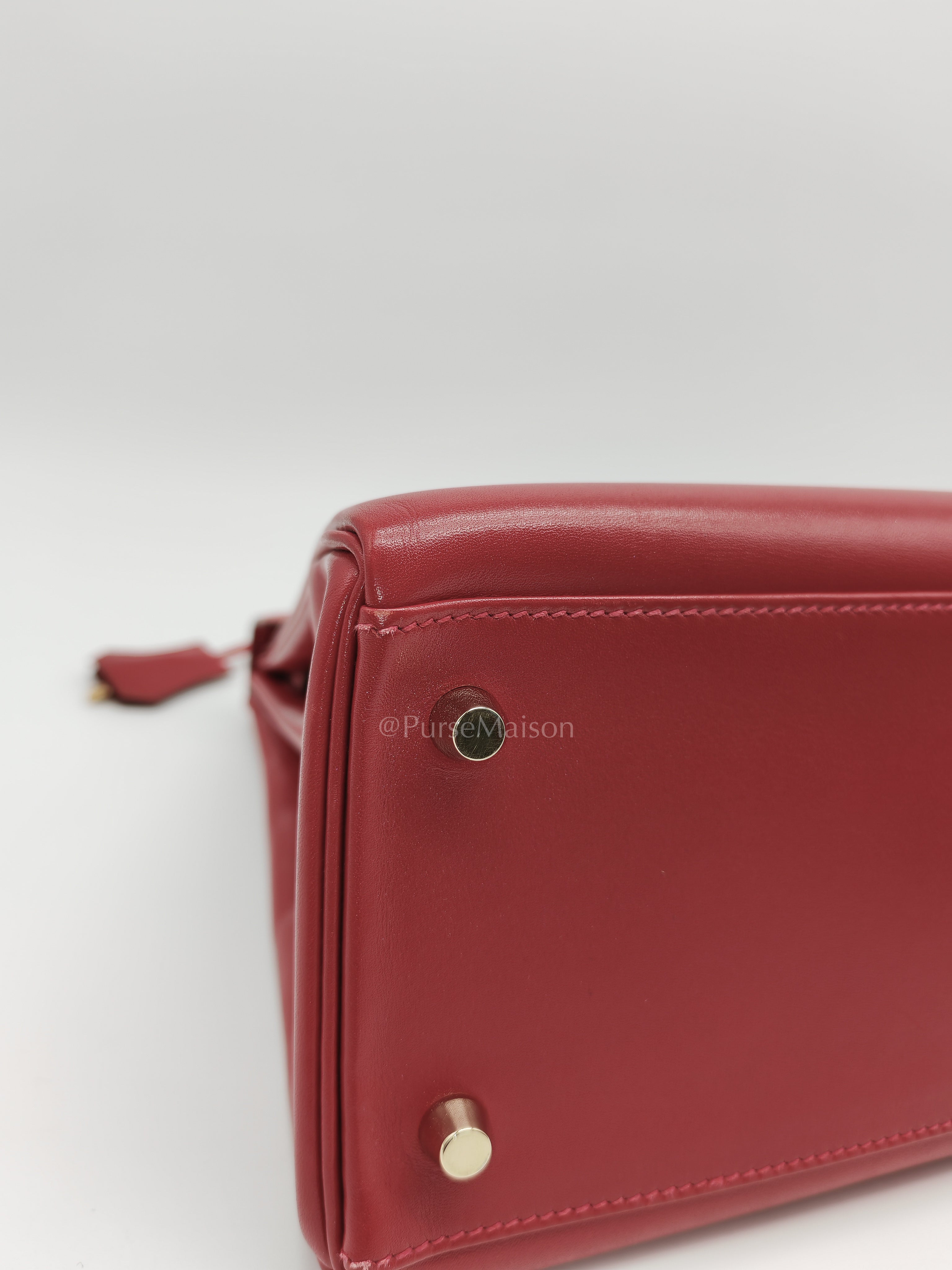 Kelly 32 Retourne in Rouge Vif Tadelakt Leather and Gold Hardware Stamp X (2016) | Purse Maison Luxury Bags Shop