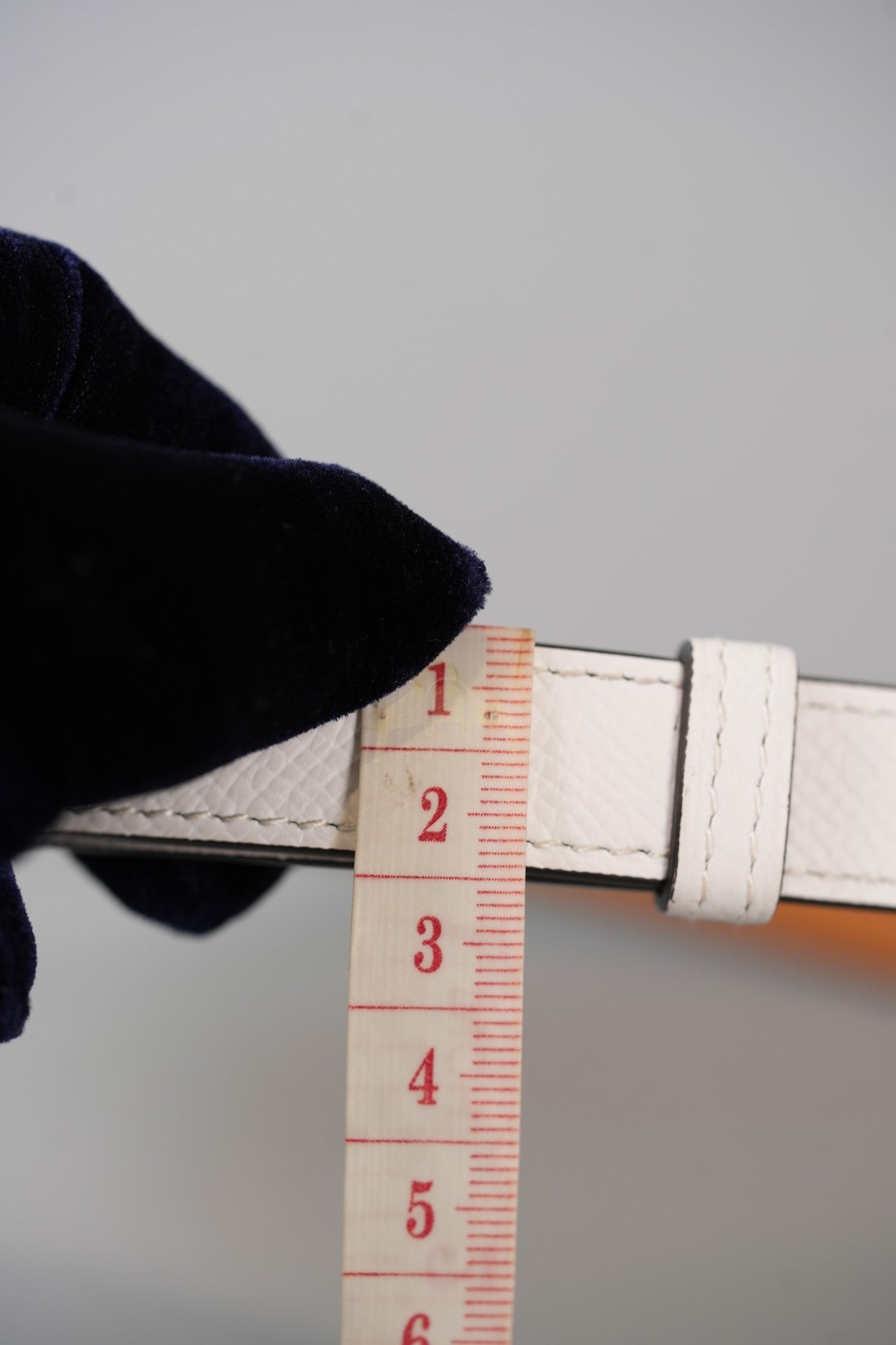 Kelly Belt in White Epsom Gold Hardware Stamp K(2025) | Purse Maison Luxury Bags Shop