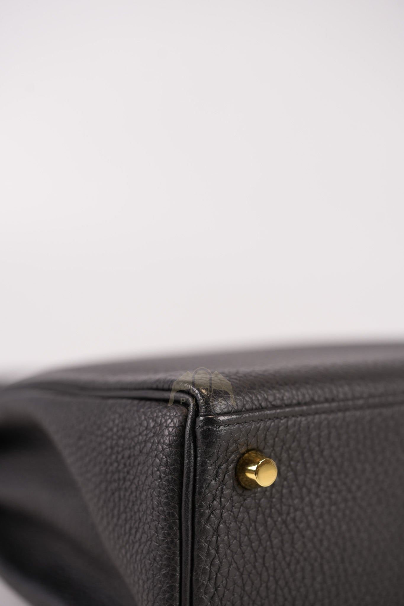 Kelly II 25 Retourne in Noir Togo Leather & Gold Hardware Stamp Y(2020) | Purse Maison Luxury Bags Shop