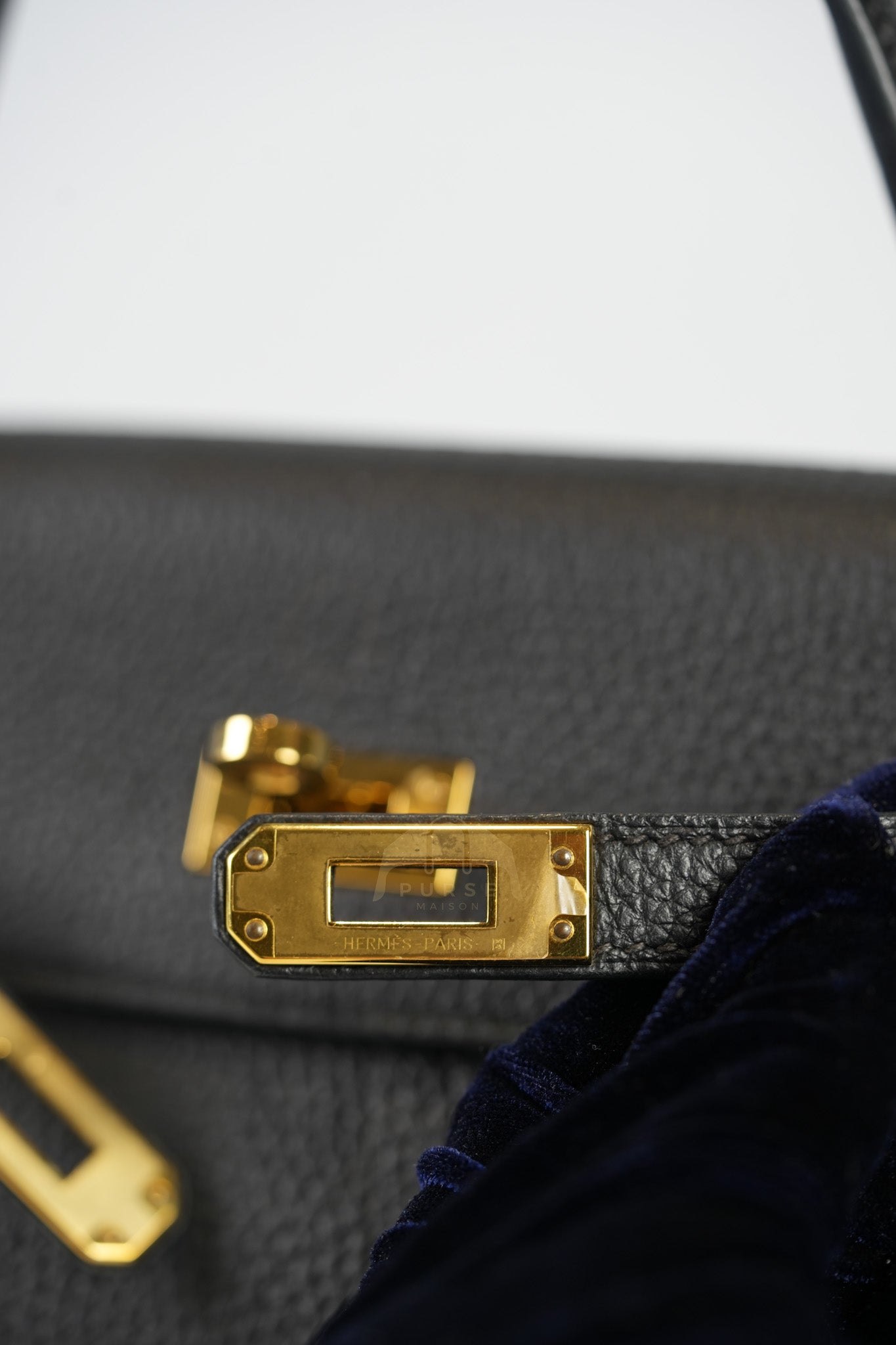 Kelly II 25 Retourne in Noir Togo Leather & Gold Hardware Stamp Y(2020) | Purse Maison Luxury Bags Shop