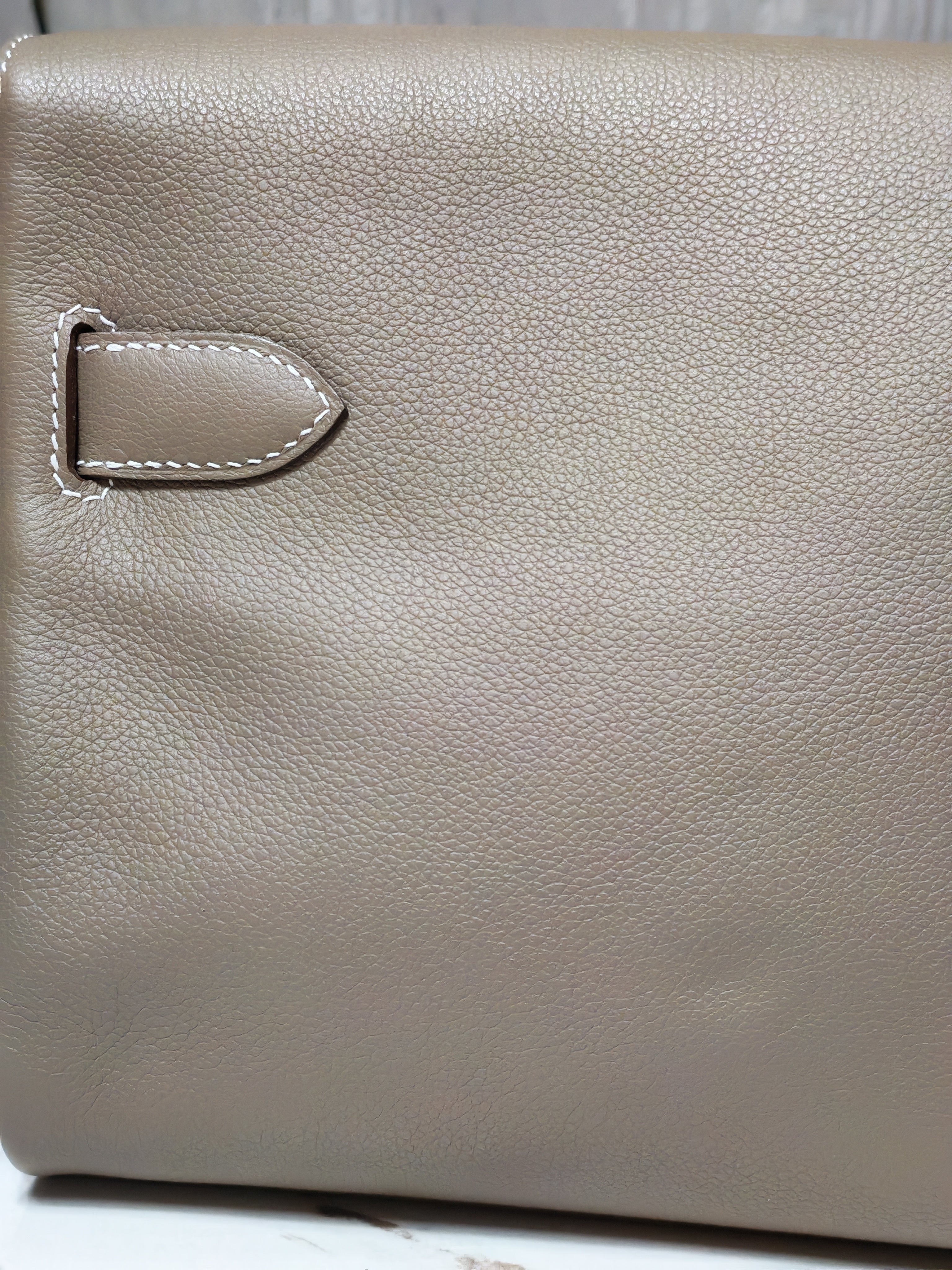 Kelly Messenger PM in Etoupe Evercolor Leather Palladium Hardware Stamp K (2025) | Purse Maison Luxury Bags Shop