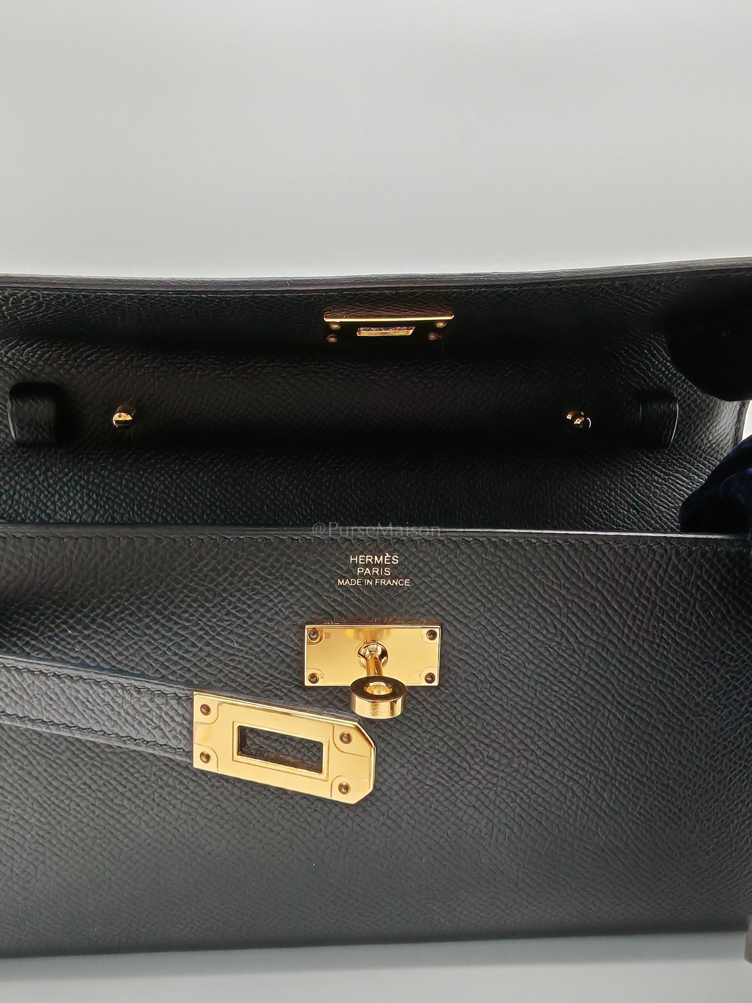 Kelly To Go Black in Epsom Leather and Gold Hardware Stamp Y (2020) | Purse Maison Luxury Bags Shop
