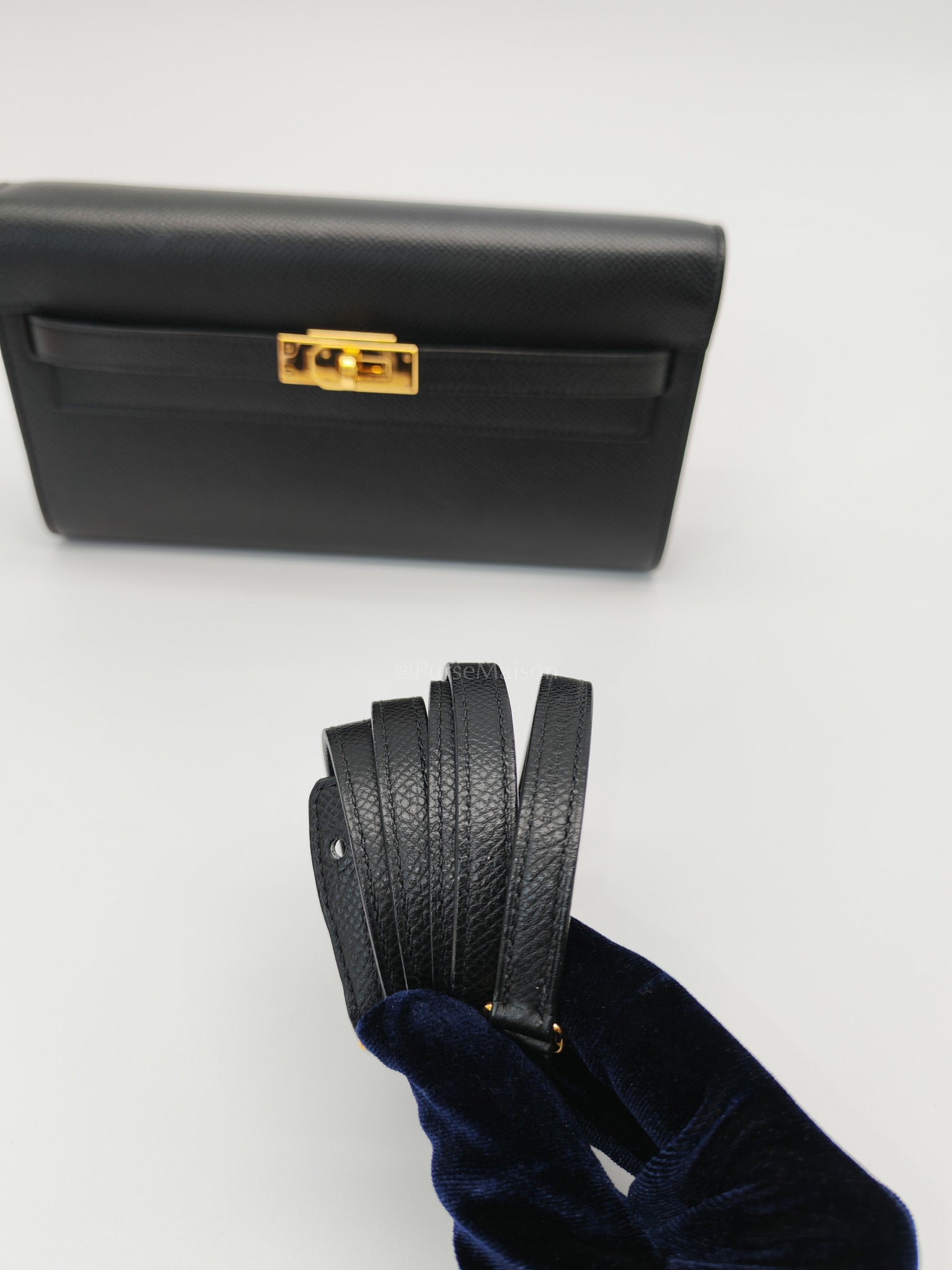 Kelly To Go Black in Epsom Leather and Gold Hardware Stamp Y (2020) | Purse Maison Luxury Bags Shop