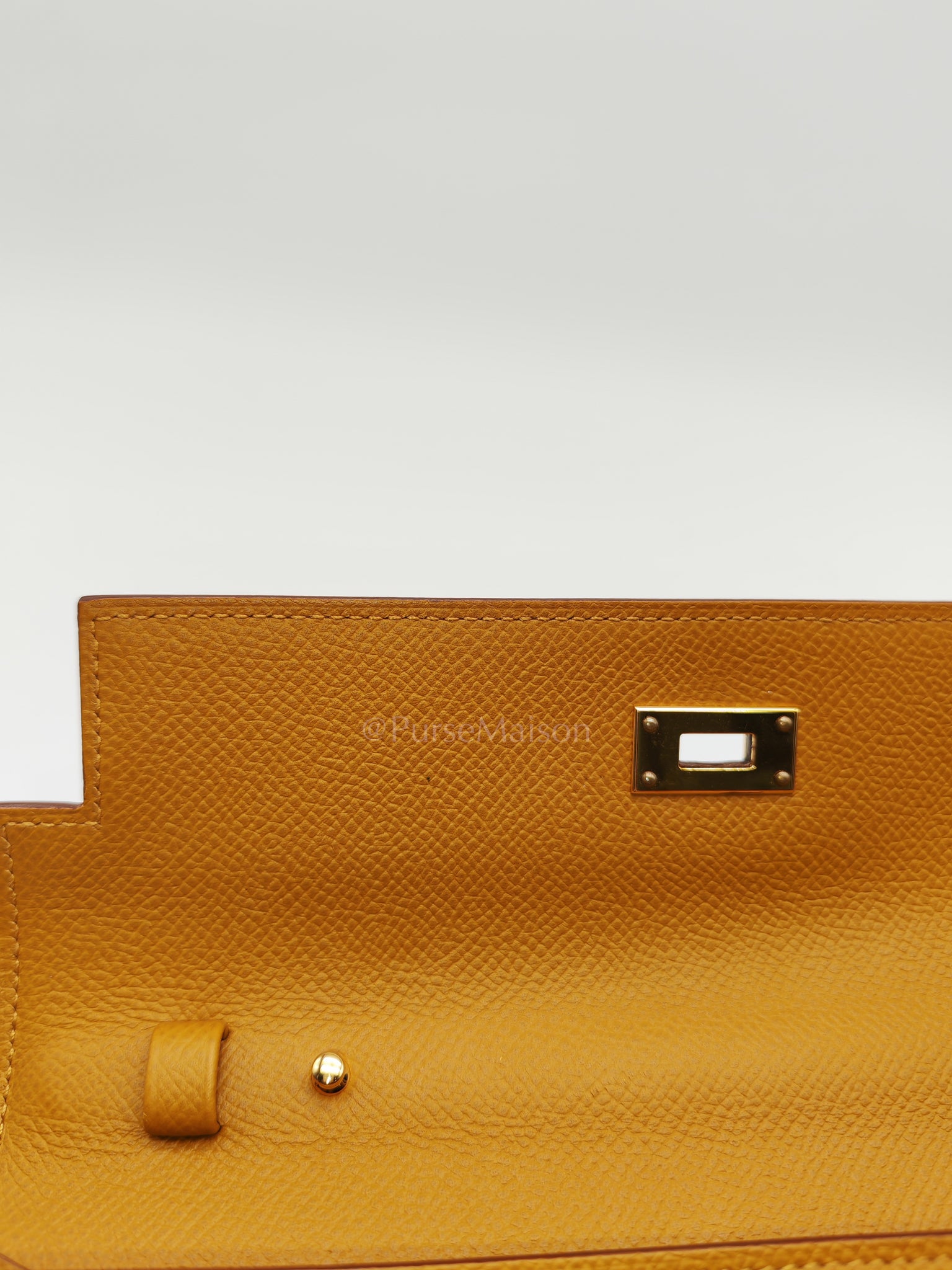 Kelly To Go Sesame in Epsom Leather and Gold Hardware Stamp Y (2020) | Purse Maison Luxury Bags Shop