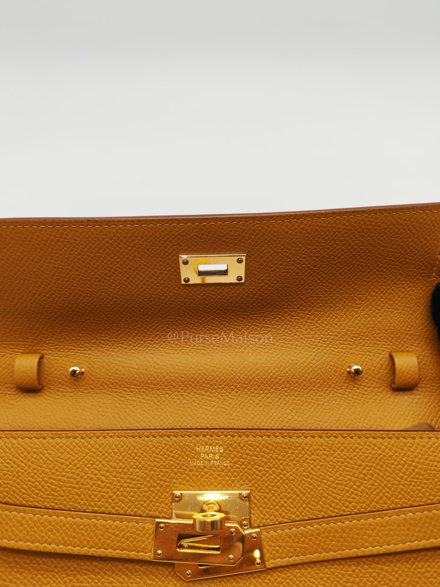 Kelly To Go Sesame in Epsom Leather and Gold Hardware Stamp Y (2020) | Purse Maison Luxury Bags Shop