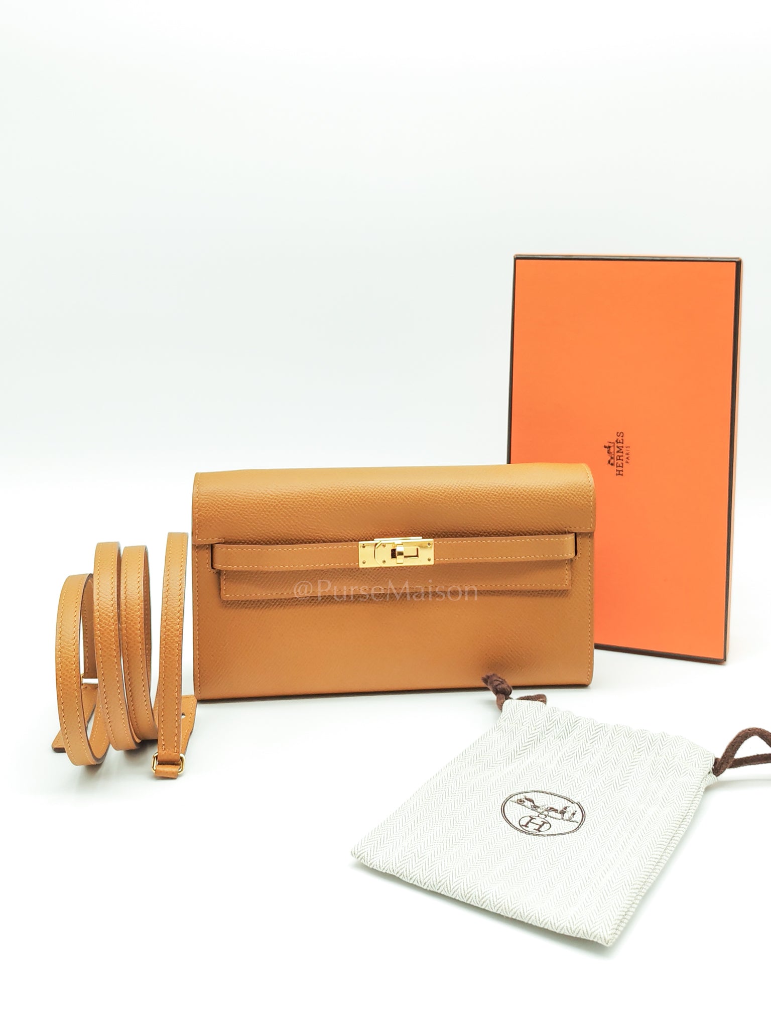 Kelly To Go Sesame in Epsom Leather and Gold Hardware Stamp Y (2020) | Purse Maison Luxury Bags Shop