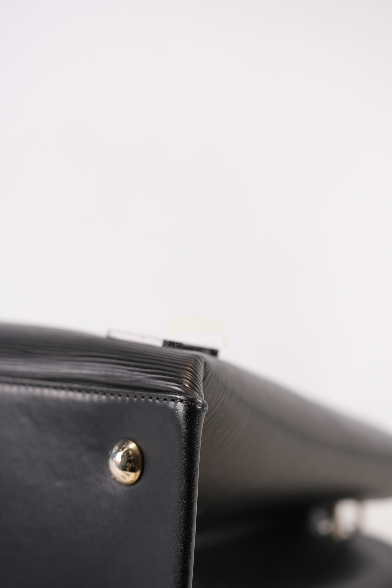 Kleber MM Bag in Black Epi Leather & Silver Hardware (Date Code: FO3106) | Purse Maison Luxury Bags Shop