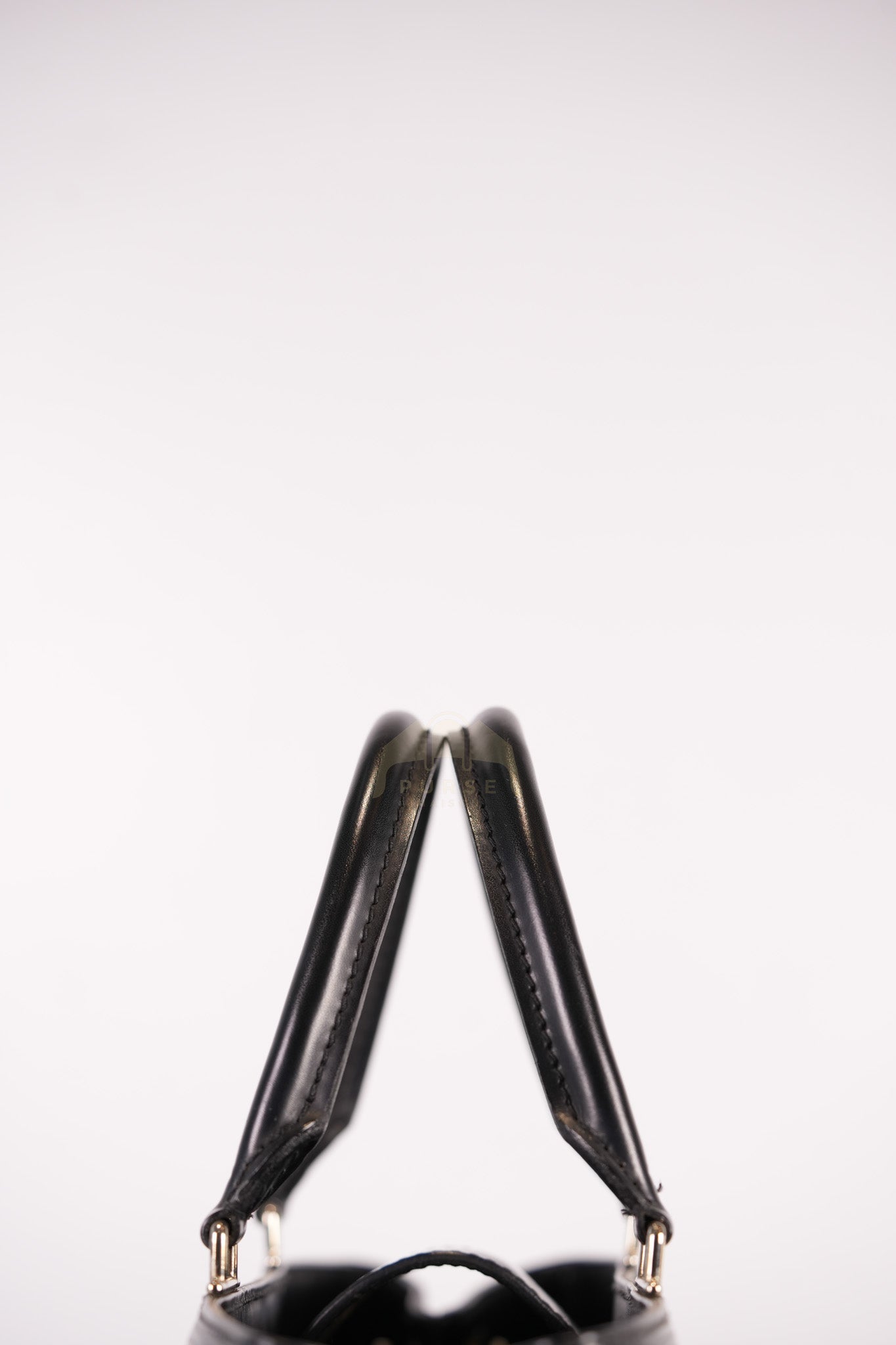 Kleber MM Bag in Black Epi Leather & Silver Hardware (Date Code: FO3106) | Purse Maison Luxury Bags Shop