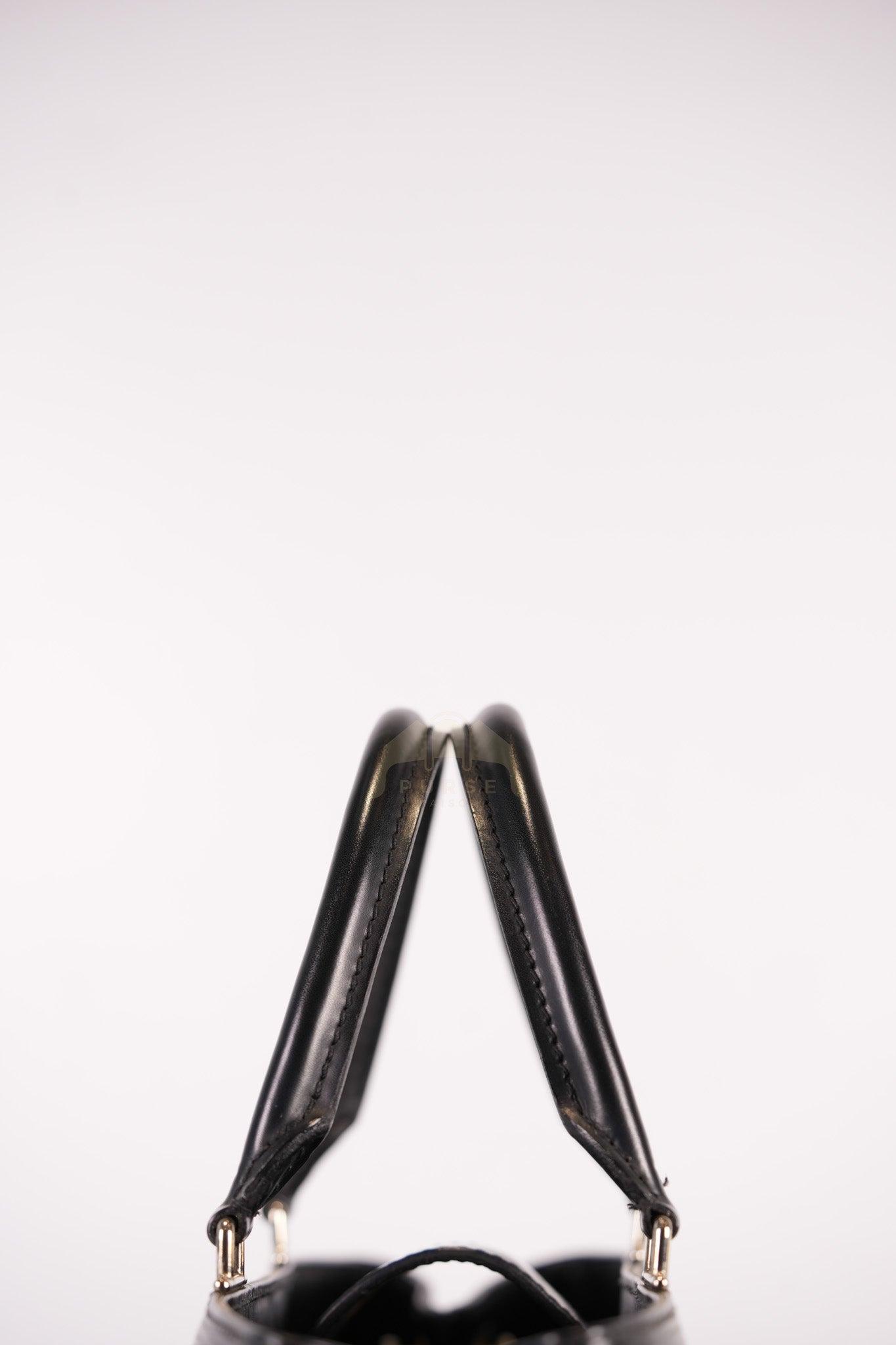 Kleber MM Bag in Black Epi Leather & Silver Hardware (Date Code: FO3106) | Purse Maison Luxury Bags Shop