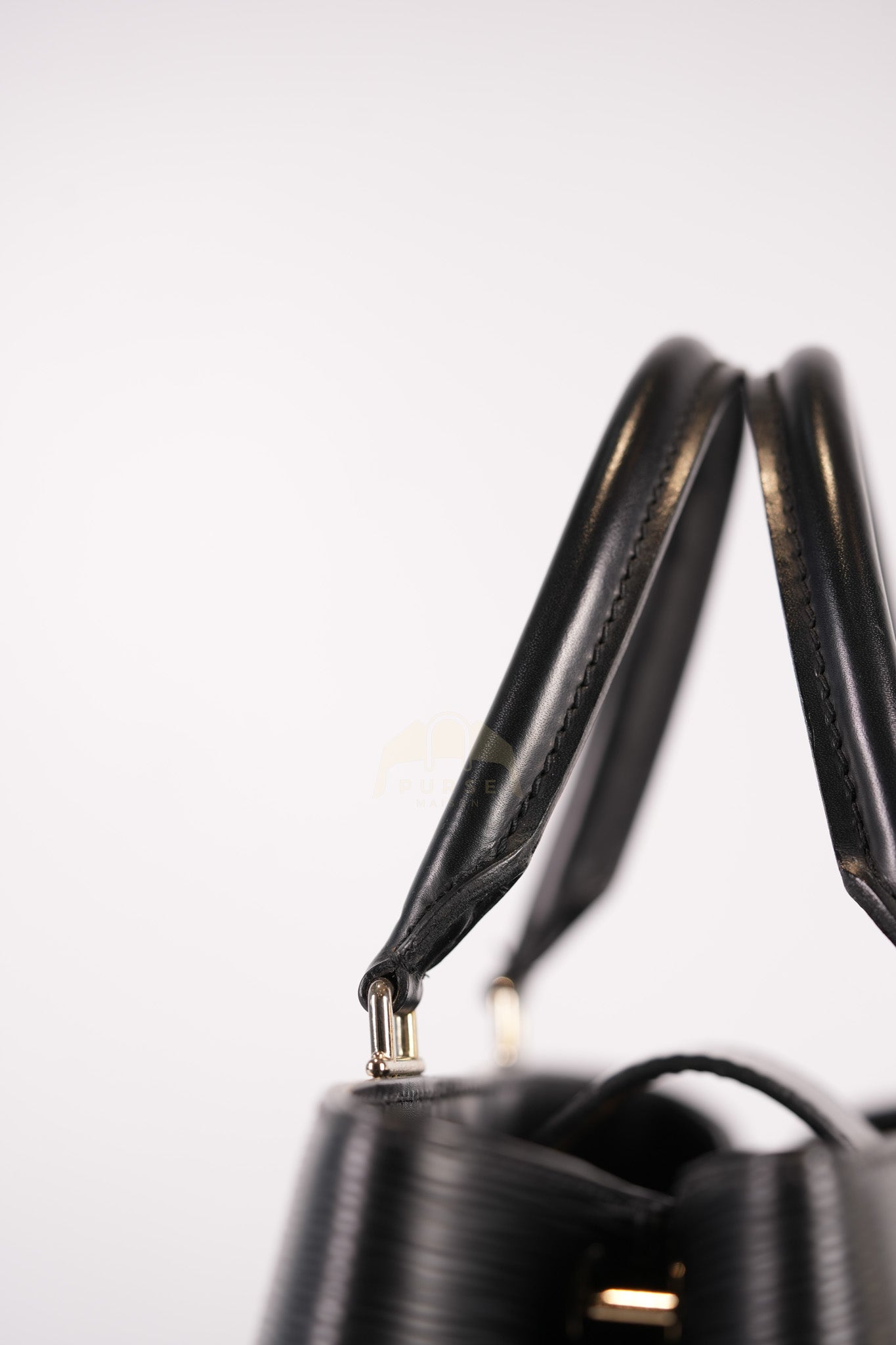 Kleber MM Bag in Black Epi Leather & Silver Hardware (Date Code: FO3106) | Purse Maison Luxury Bags Shop