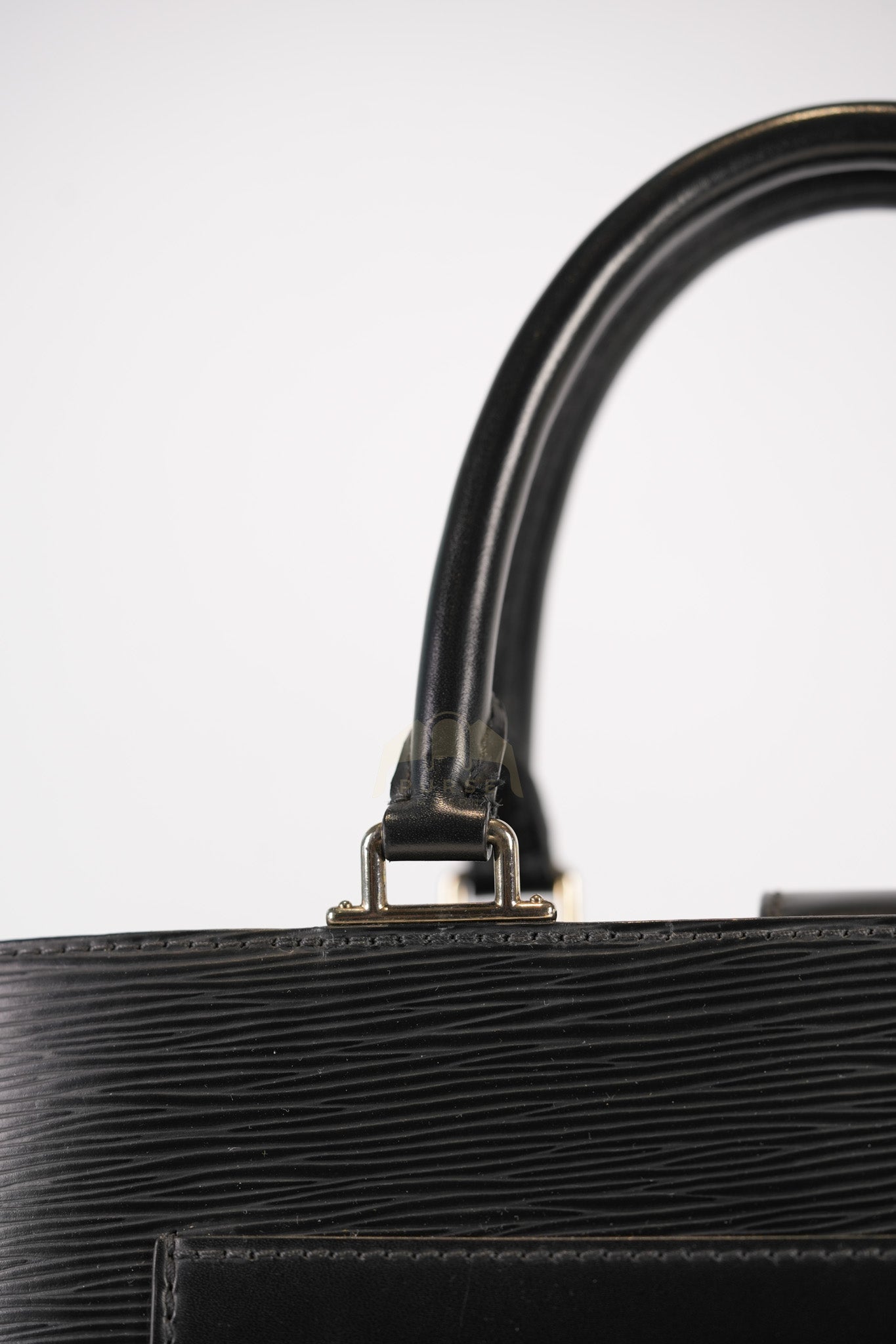 Kleber MM Bag in Black Epi Leather & Silver Hardware (Date Code: FO3106) | Purse Maison Luxury Bags Shop