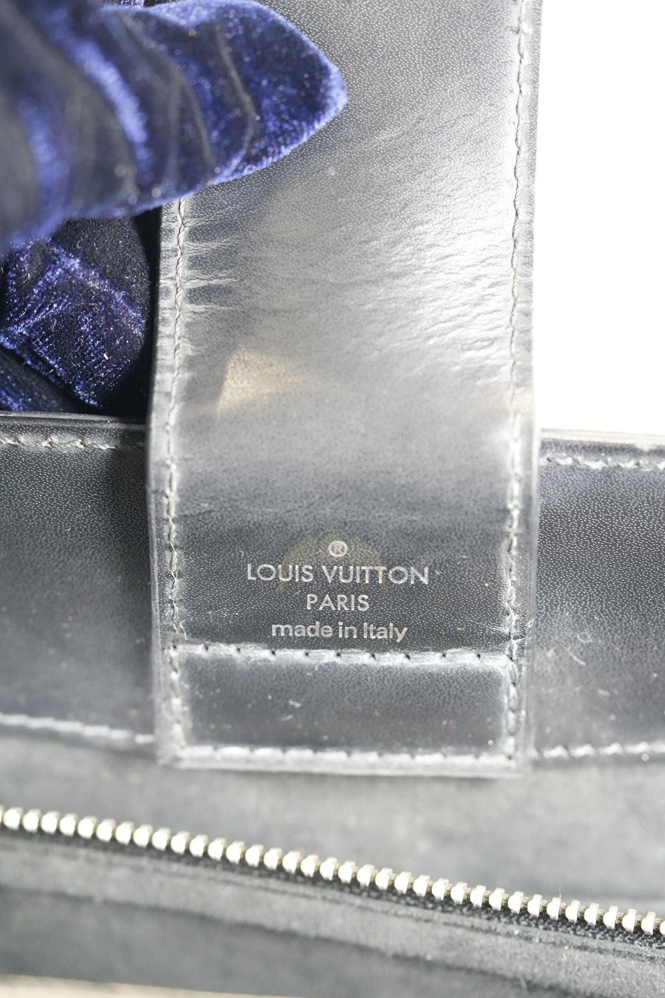 Kleber MM Bag in Black Epi Leather & Silver Hardware (Date Code: FO3106) | Purse Maison Luxury Bags Shop