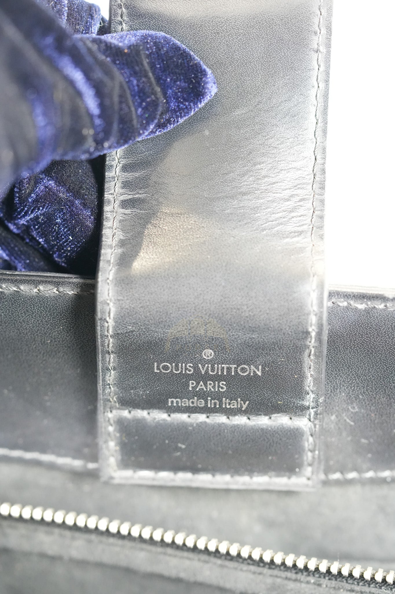 Kleber MM Bag in Black Epi Leather & Silver Hardware (Date Code: FO3106) | Purse Maison Luxury Bags Shop