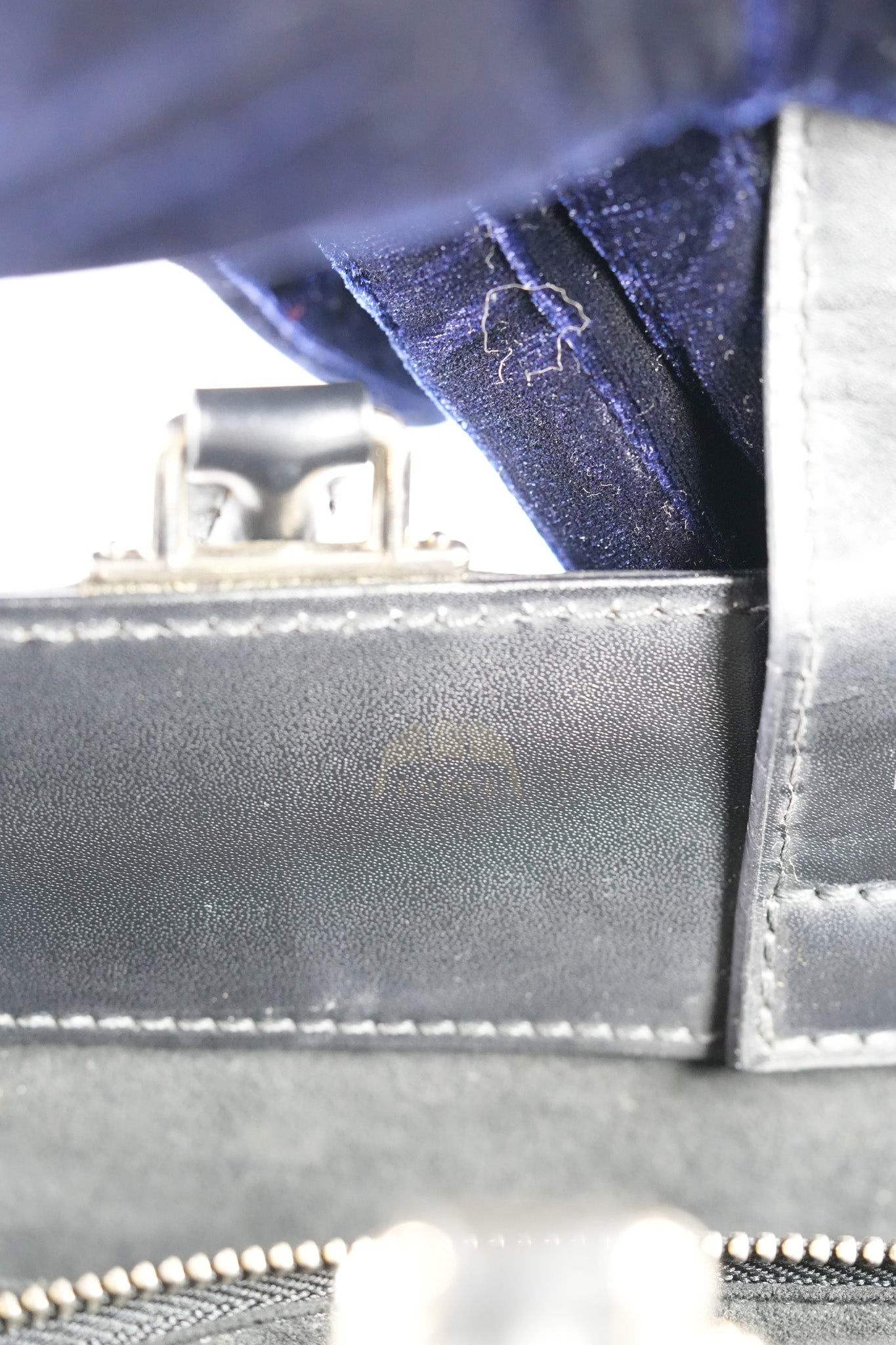 Kleber MM Bag in Black Epi Leather & Silver Hardware (Date Code: FO3106) | Purse Maison Luxury Bags Shop