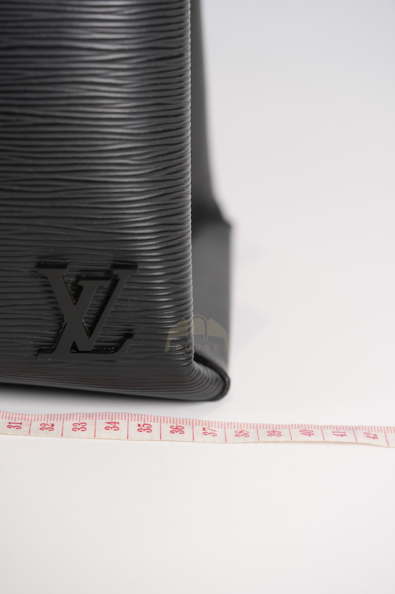 Kleber MM Bag in Black Epi Leather & Silver Hardware (Date Code: FO3106) | Purse Maison Luxury Bags Shop