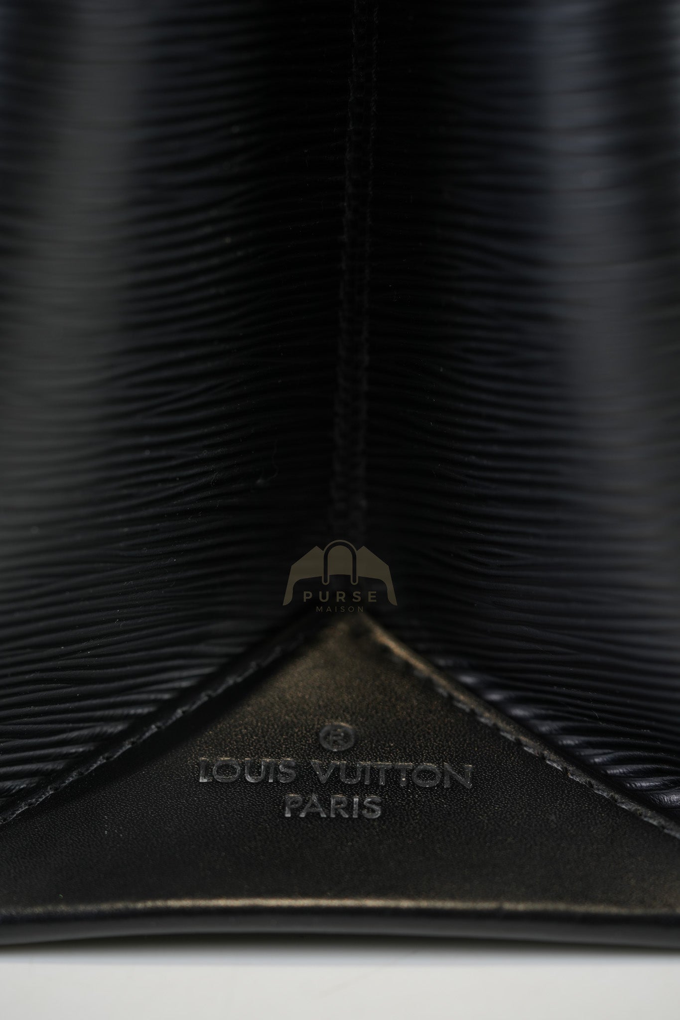 Kleber MM Bag in Black Epi Leather & Silver Hardware (Date Code: FO3106) | Purse Maison Luxury Bags Shop