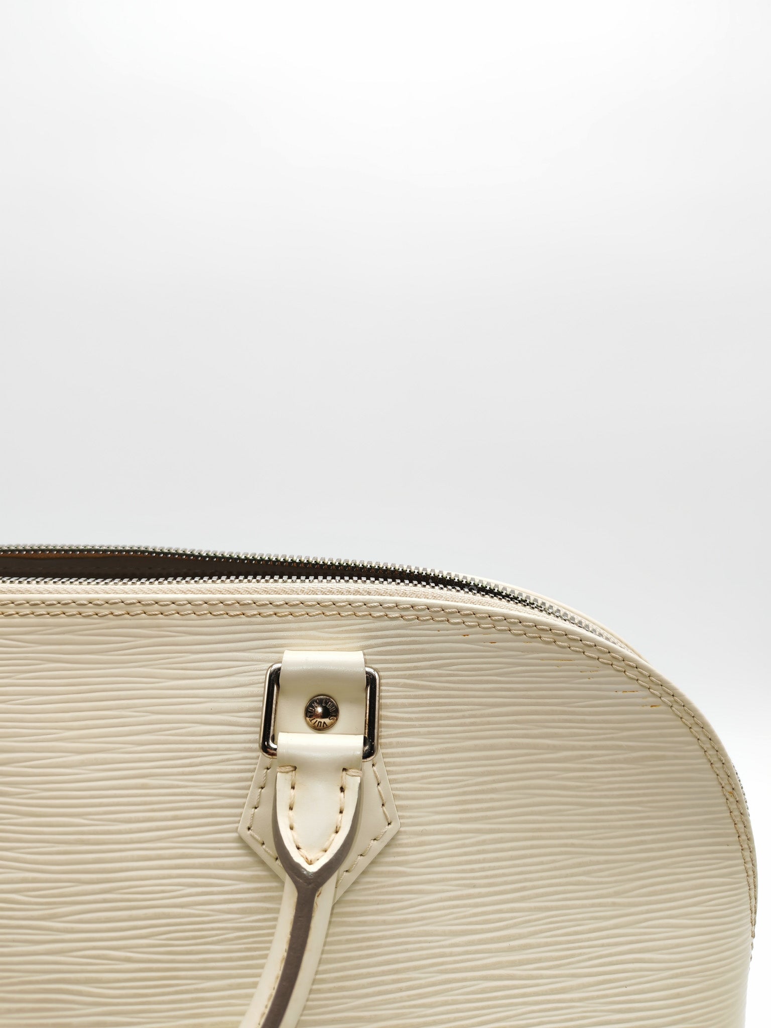 Alma PM in Ivoire Epi Leather & Silver Hardware (Date Code: FL2047)