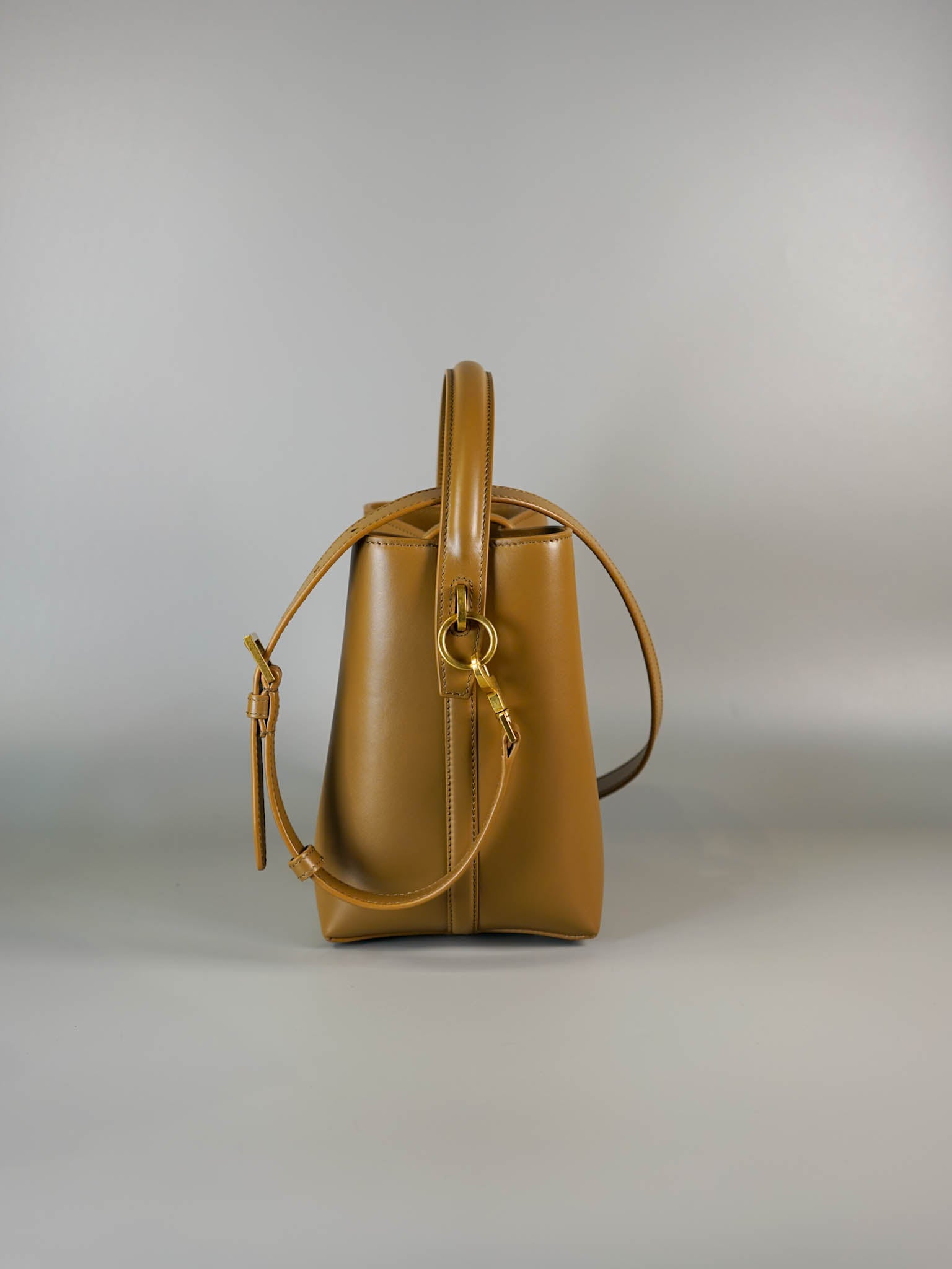 Le 37 Small Dark Cork Brown Leather Bucket Bag | Purse Maison Luxury Bags Shop