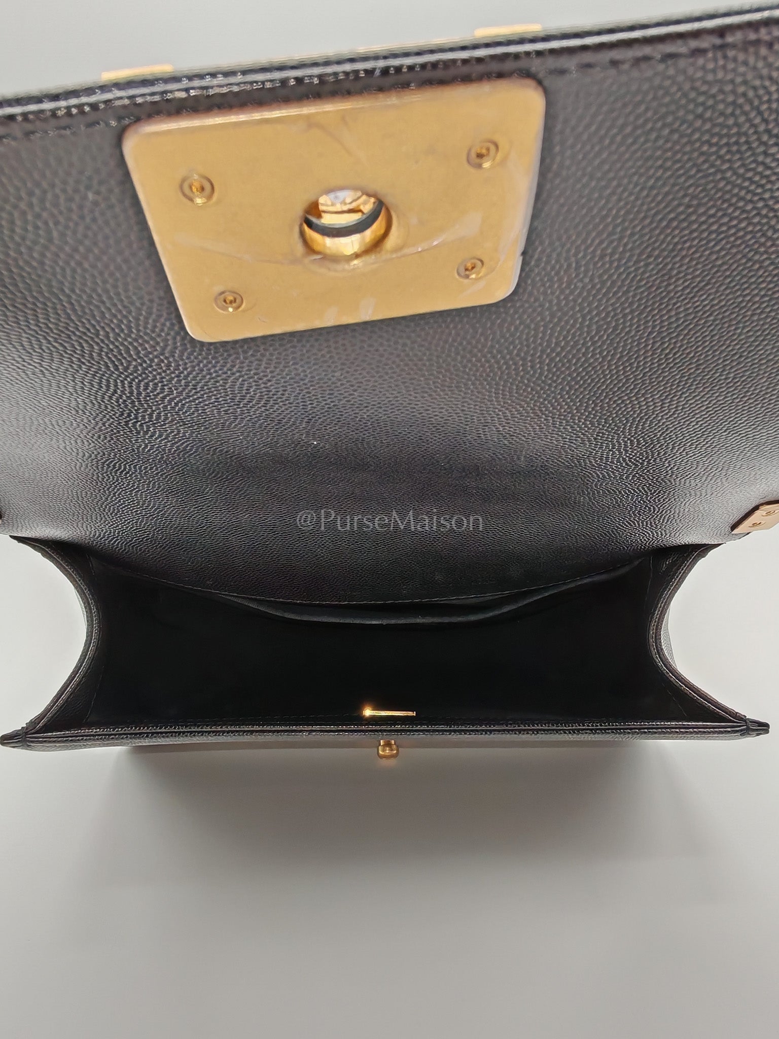 Le Boy Medium in Black Caviar Leather & Aged Gold Hardware (Microchip) | Purse Maison Luxury Bags Shop