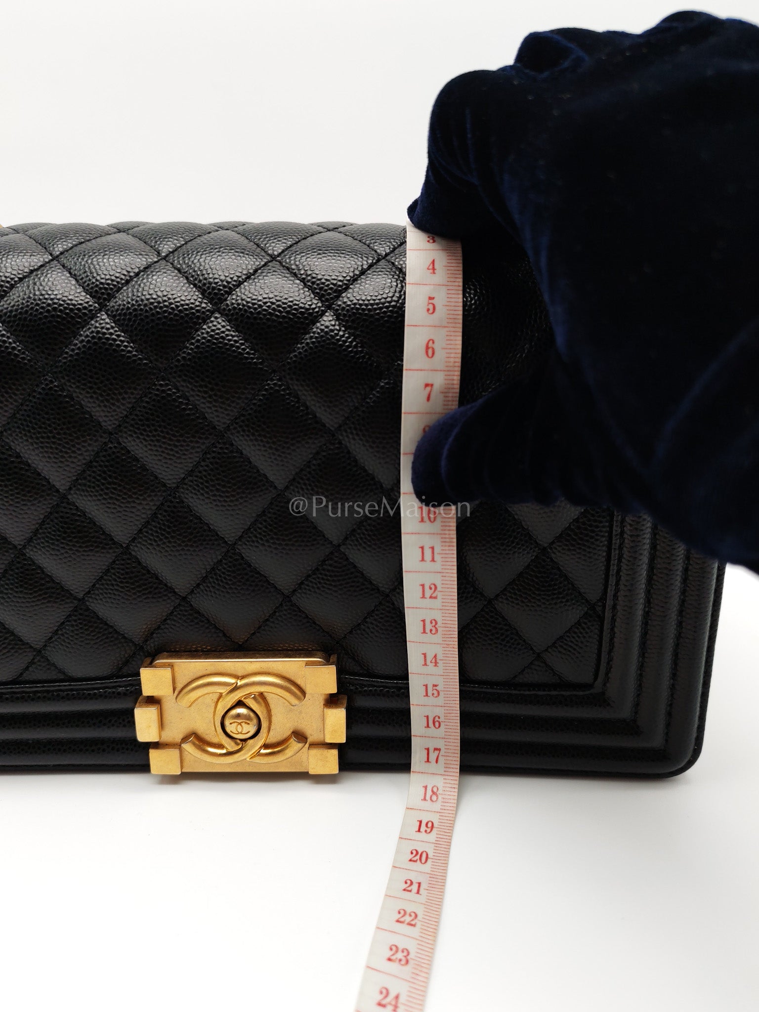 Le Boy Medium in Black Caviar Leather & Aged Gold Hardware (Microchip) | Purse Maison Luxury Bags Shop