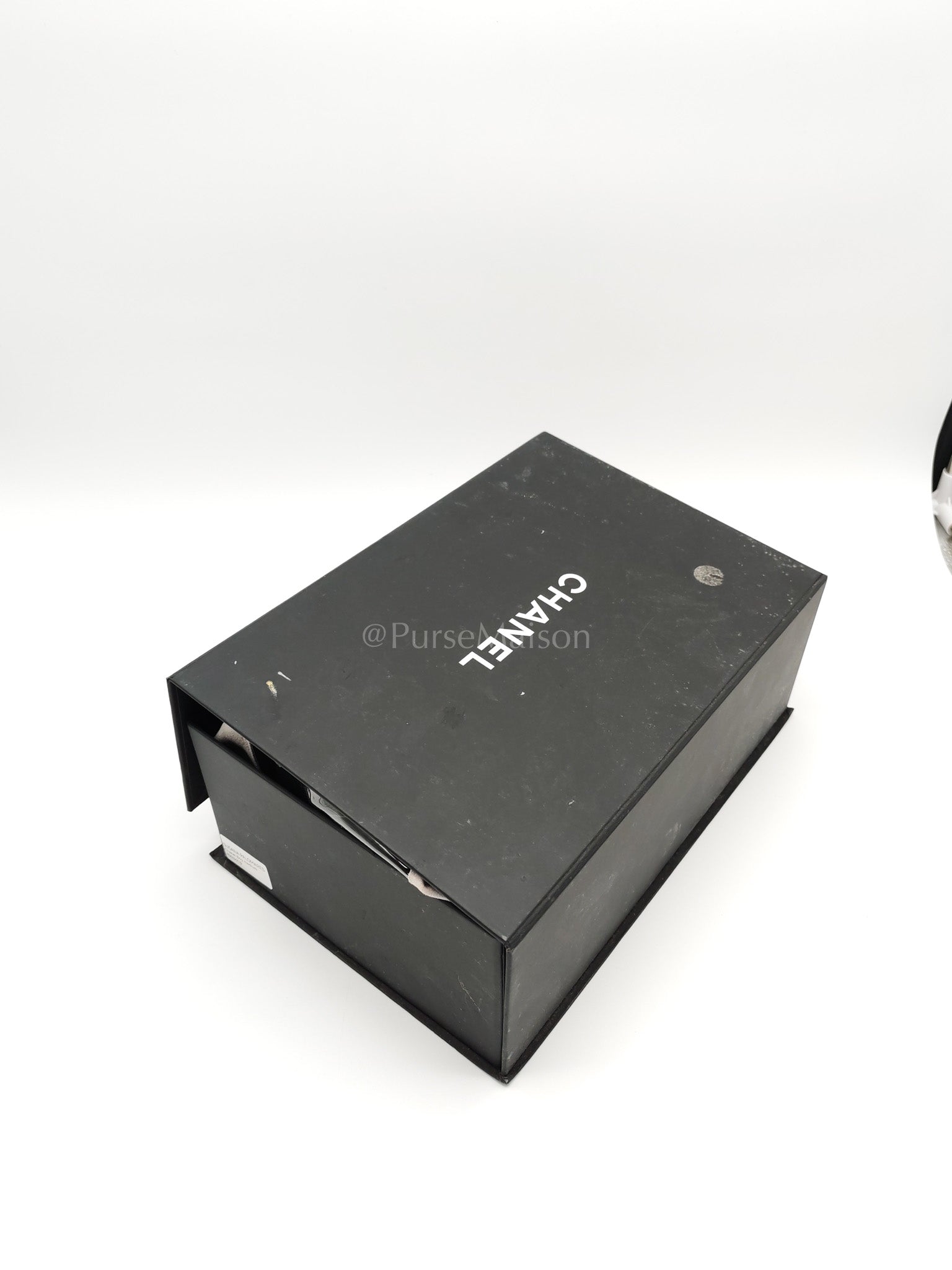 Le Boy Medium in Black Caviar Leather & Aged Gold Hardware (Microchip) | Purse Maison Luxury Bags Shop