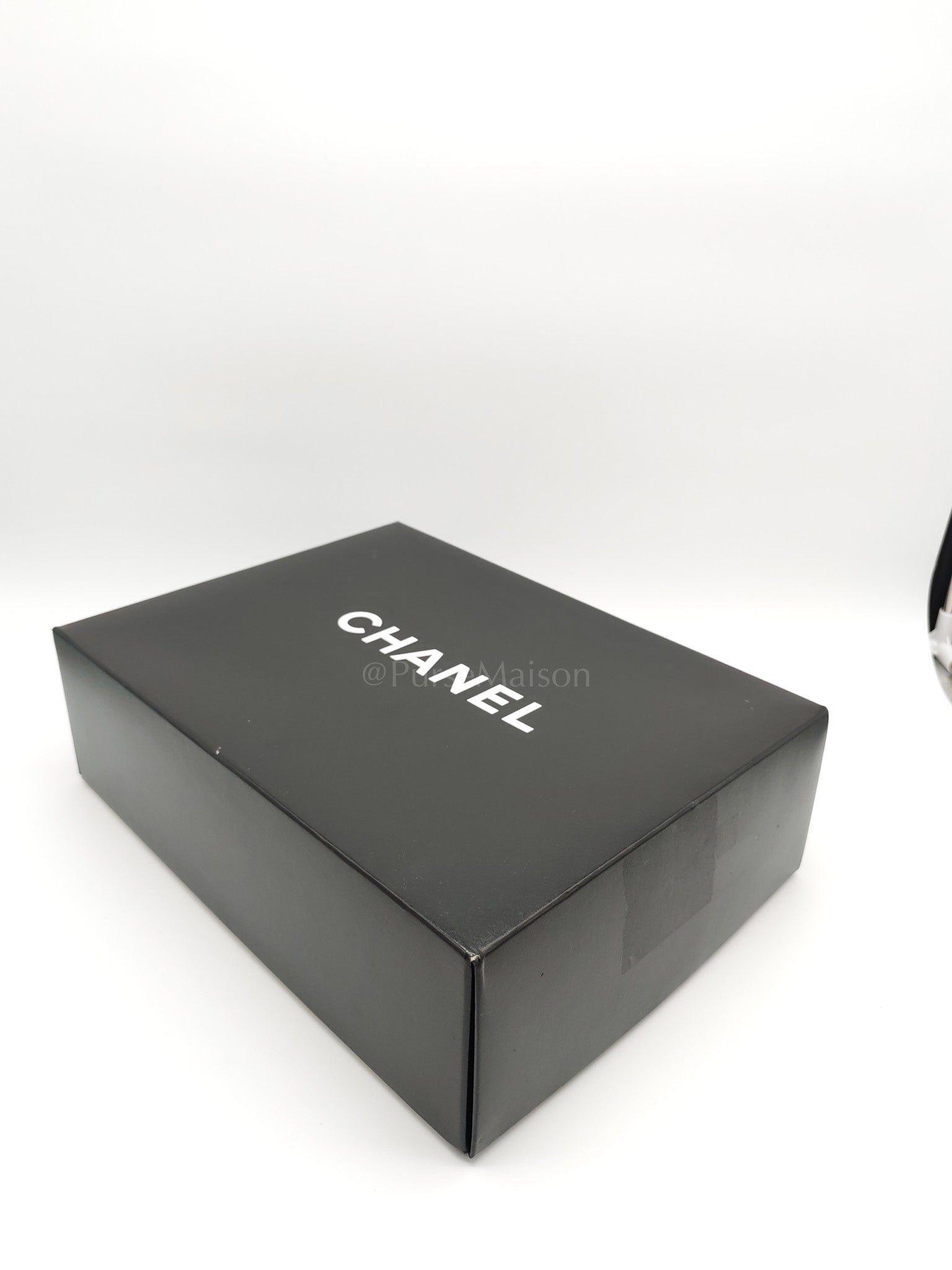 Le Boy Medium in Black Caviar Leather in Aged Gold Hardware (Series 20) | Purse Maison Luxury Bags Shop