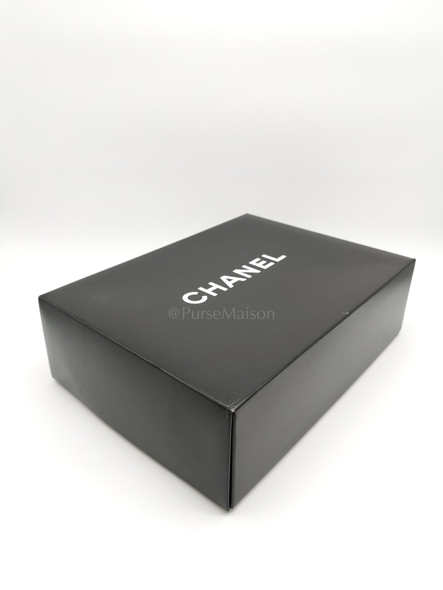 Le Boy Medium in Black Caviar Leather in Aged Gold Hardware (Series 20) | Purse Maison Luxury Bags Shop