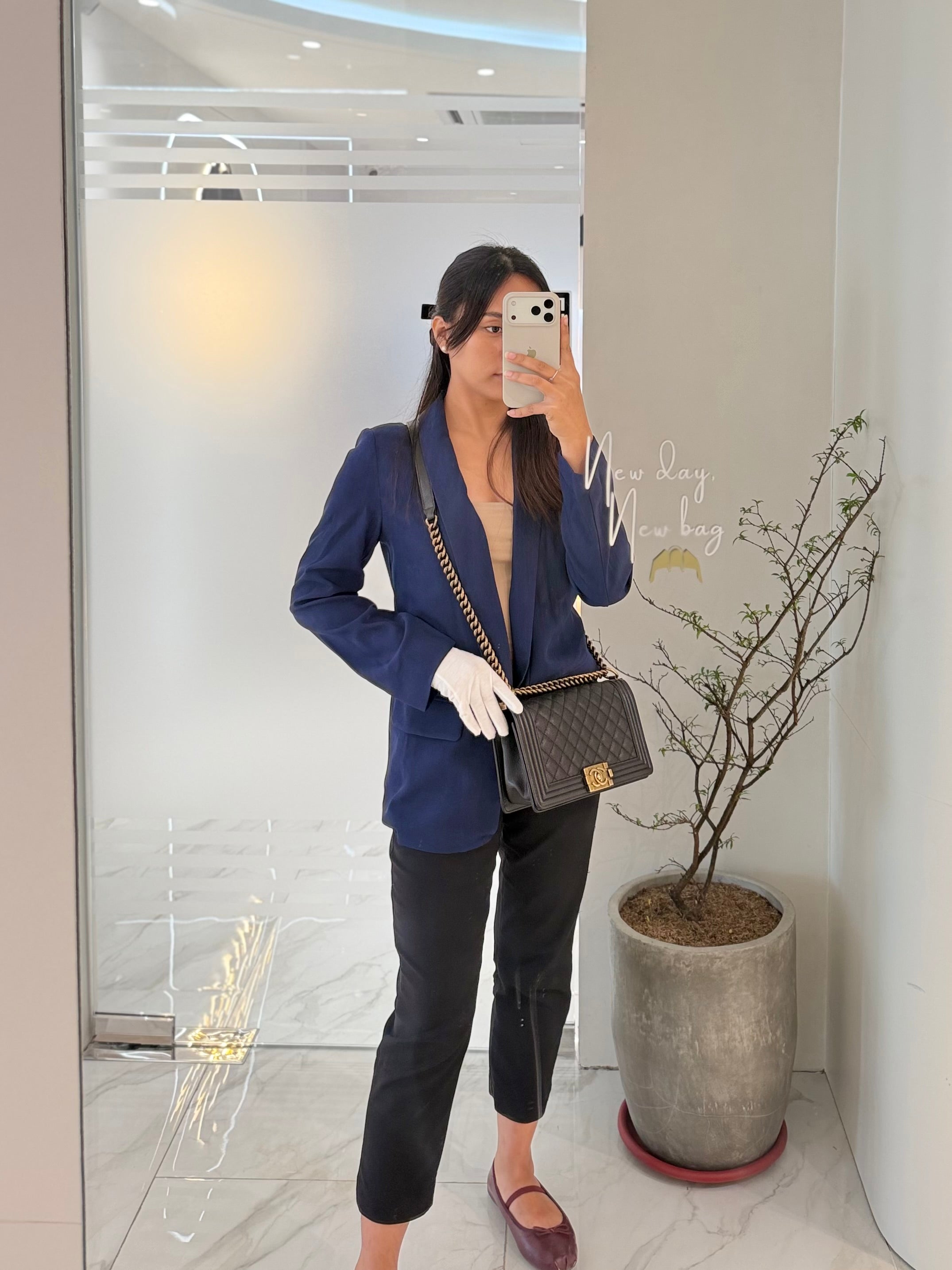 Le Boy Medium in Black Caviar Leather in Aged Gold Hardware (Series 20) | Purse Maison Luxury Bags Shop